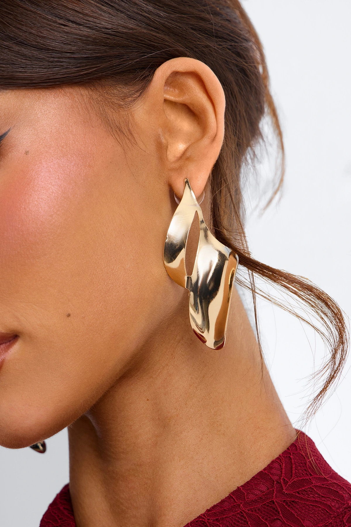 Lean On Each Other Drop Earrings - Gold — Dourado