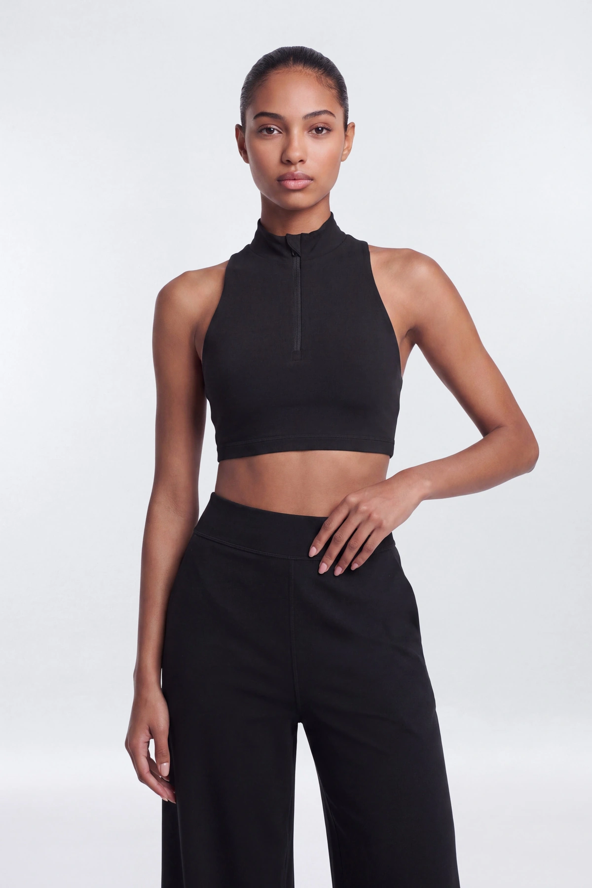 ProStretch™ Mock Neck Quarter Zip Sports Bra - Black — Preto