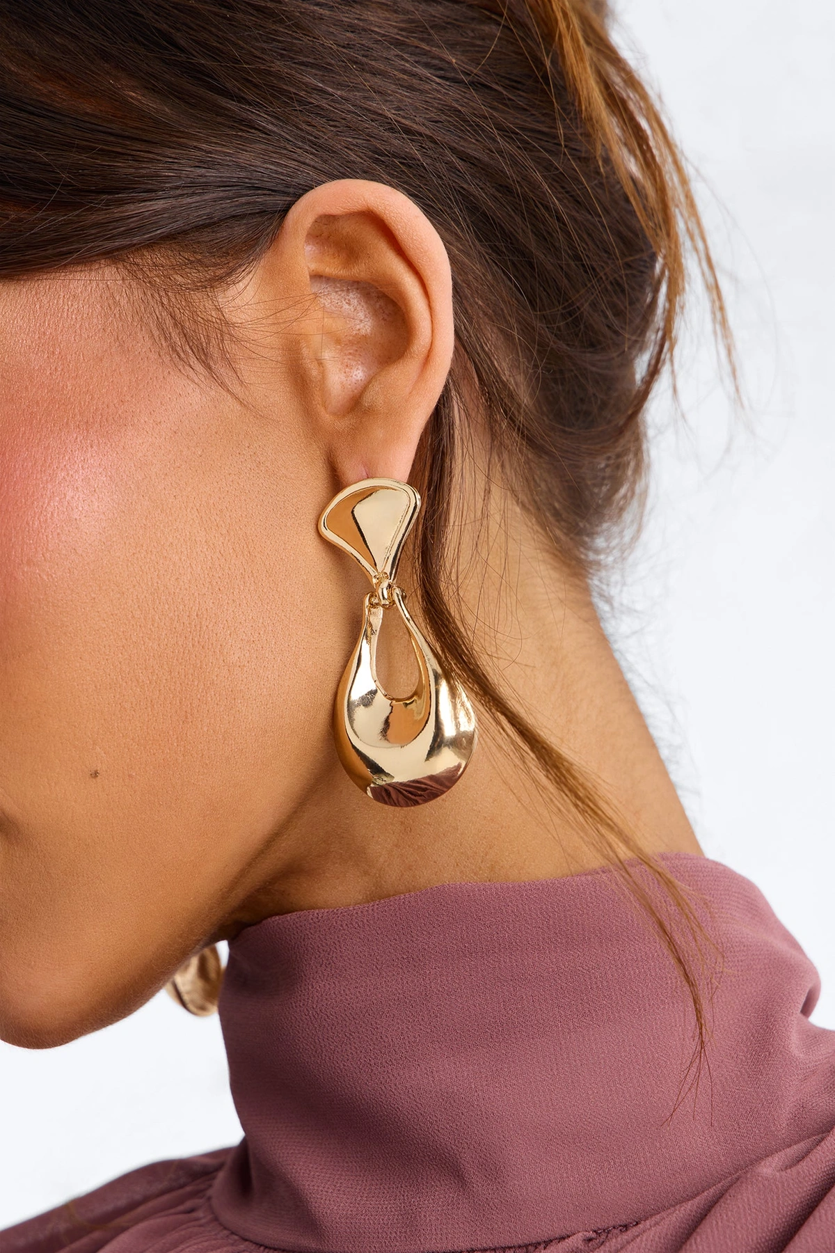 Make An Entrance Drop Earrings - Gold — Dourado