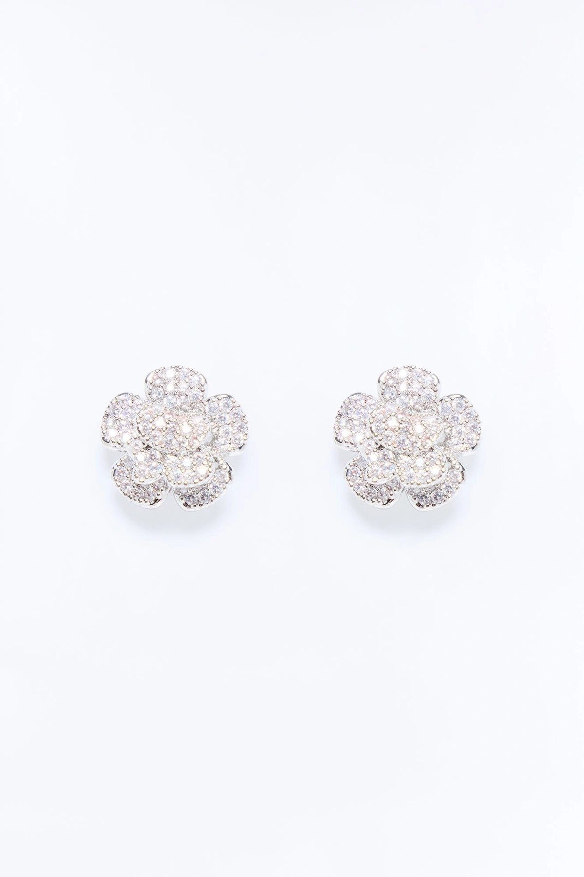 Romance Me Stud Earrings - Silver — Prateado