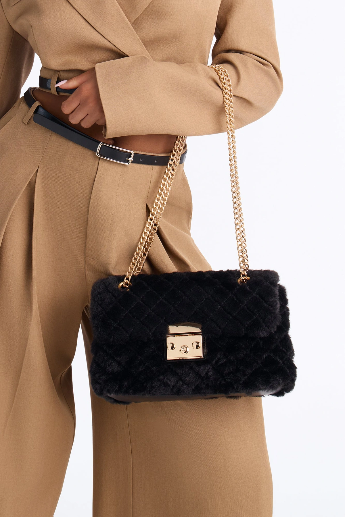 Easy Weather Faux Fur Shoulder Handbag - Black — Preto