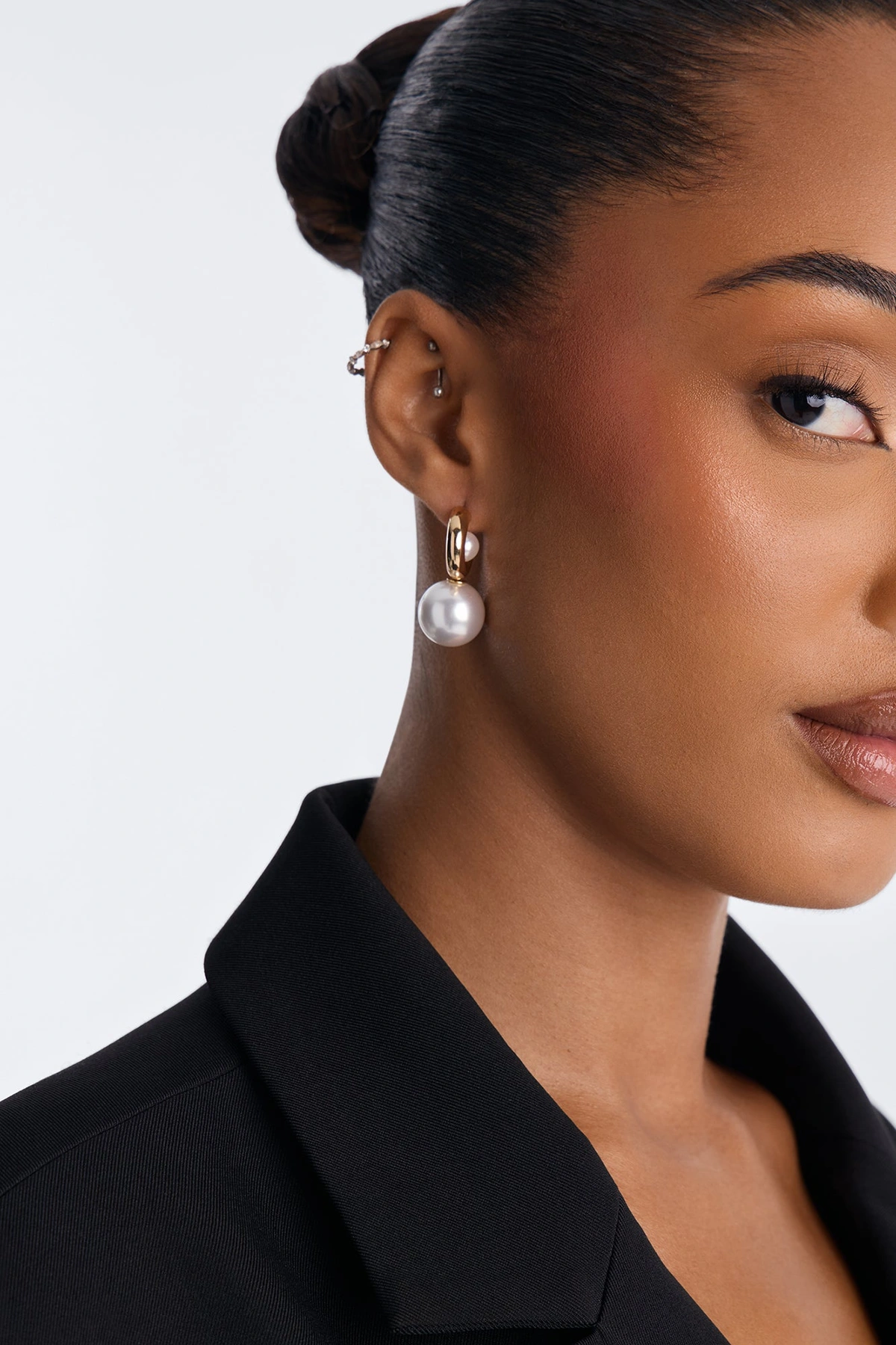 Pearly Girly Hoop Earrings - Gold — Dourado