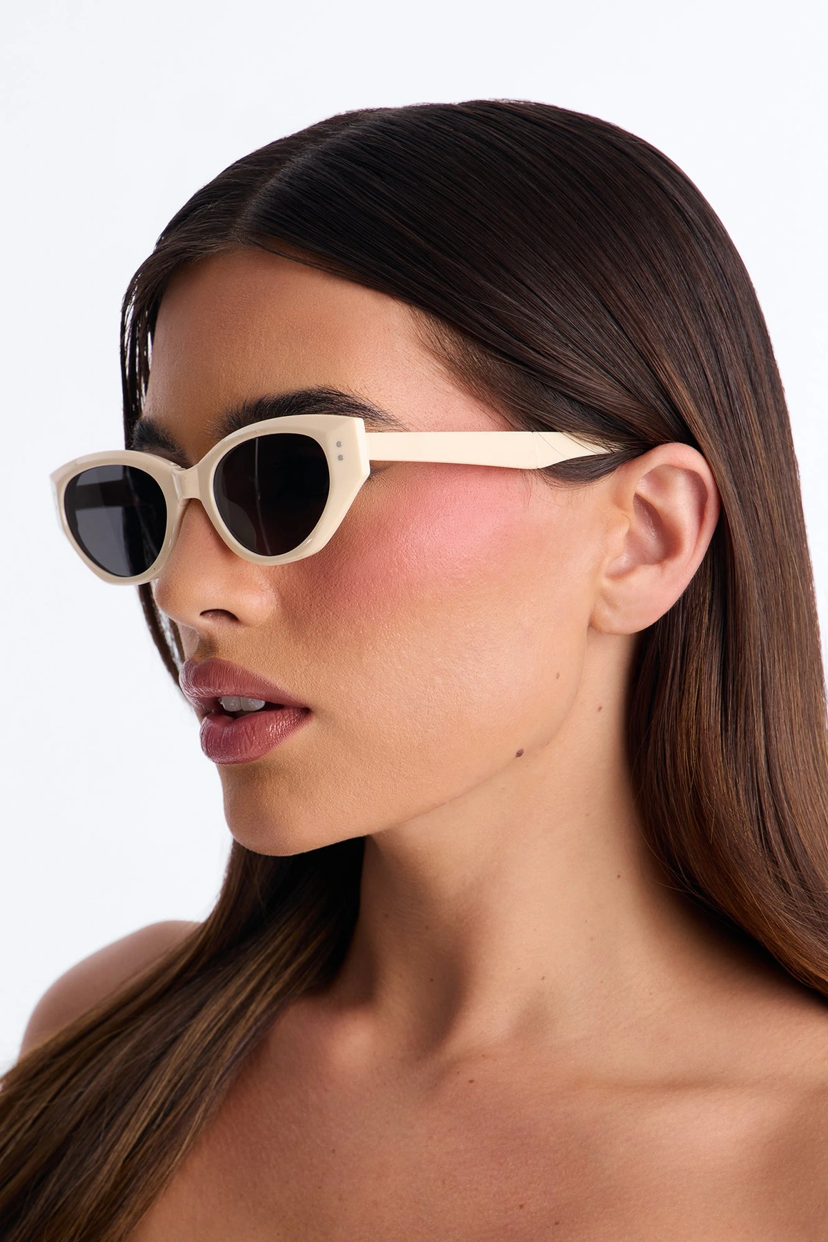 Sunny In So Cal Packable Sunglasses - Ivory — Marfim