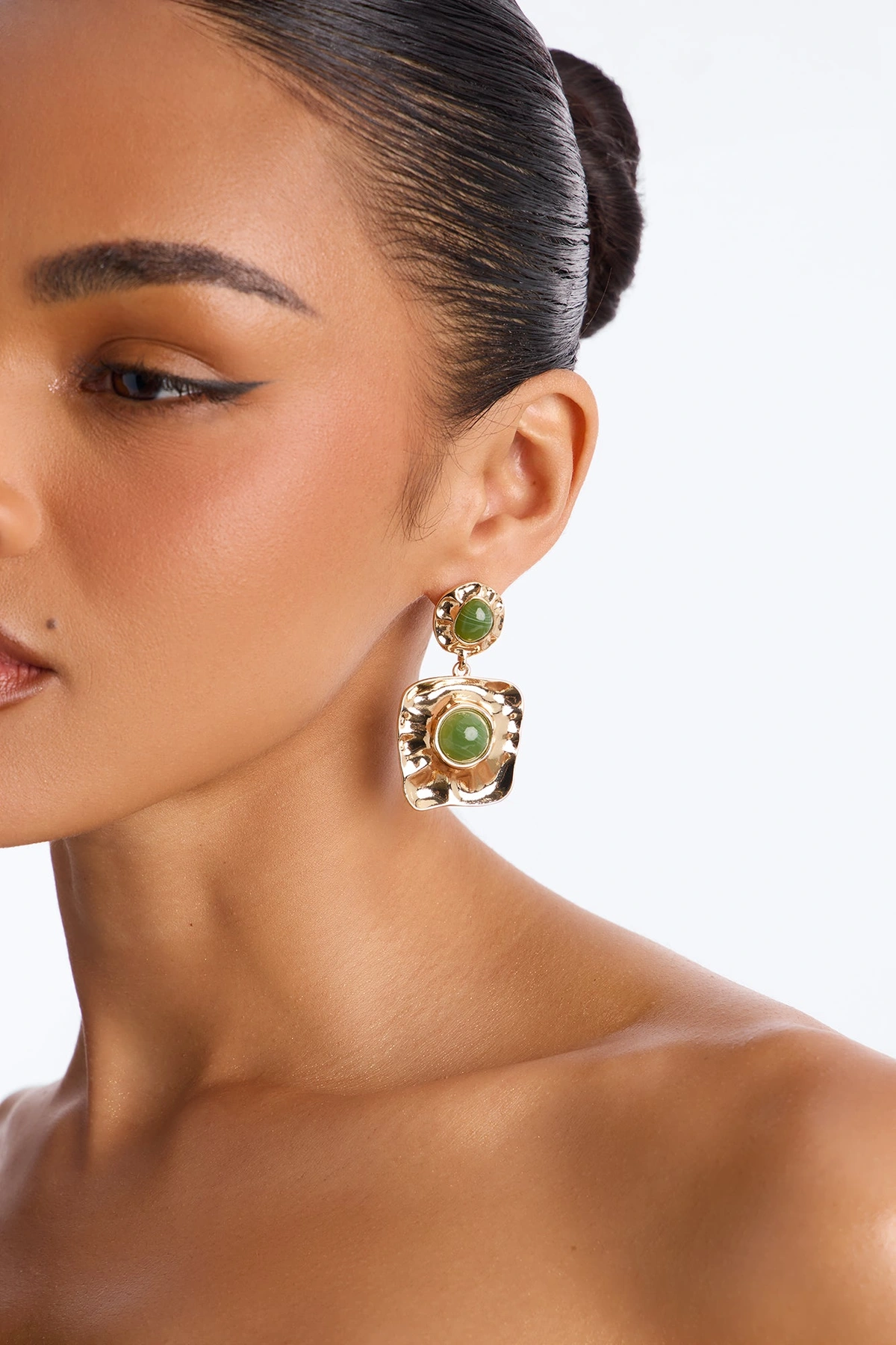 Just A Moment Jeweled Drop Earrings - Gold/Green — Dourado/Verde