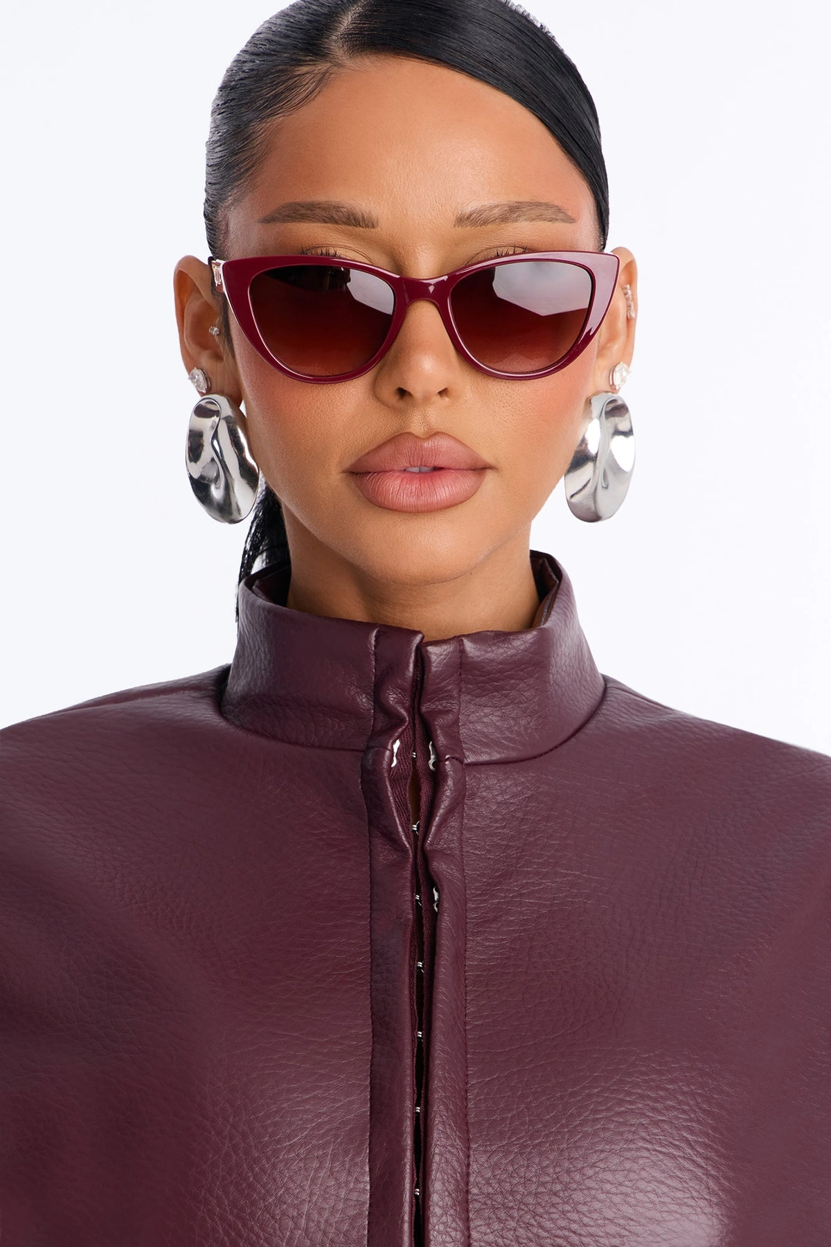 Hiding In The Shadow Sunglasses - Burgundy — Bordô