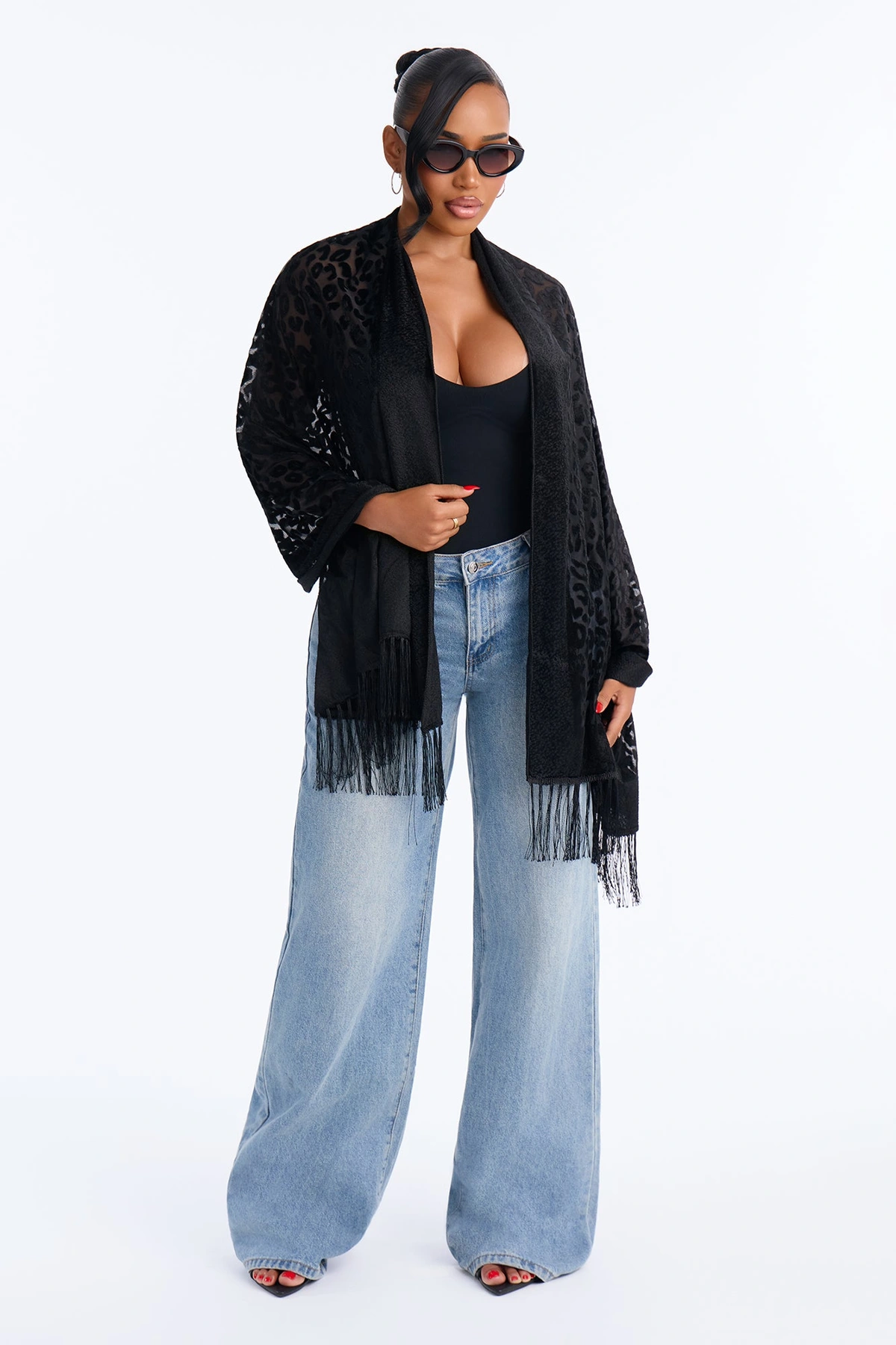 A Wild Affair Burnout Sheer Velvet Shawl - Black — Preto