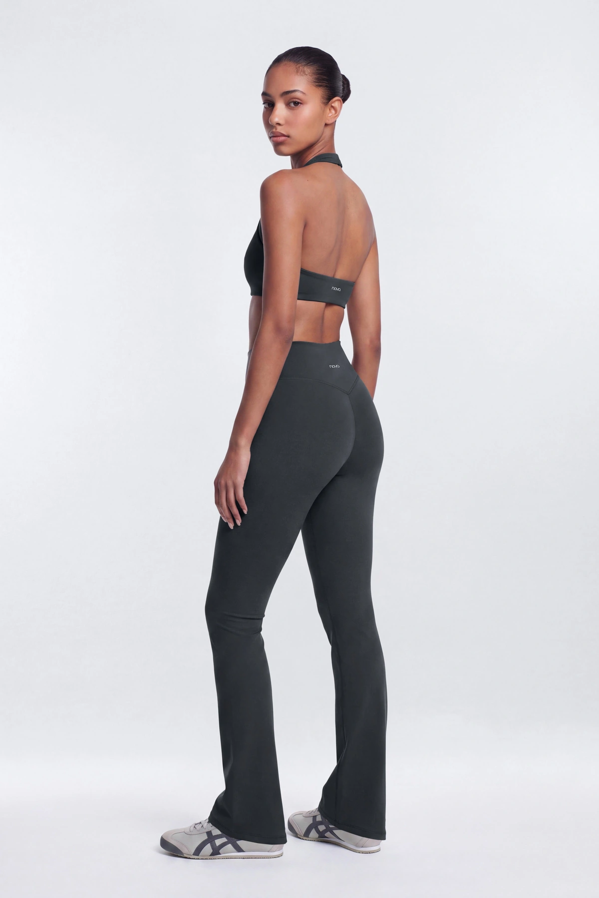 CloudForm™ 32″ Flare Legging - Carbon — Carbon