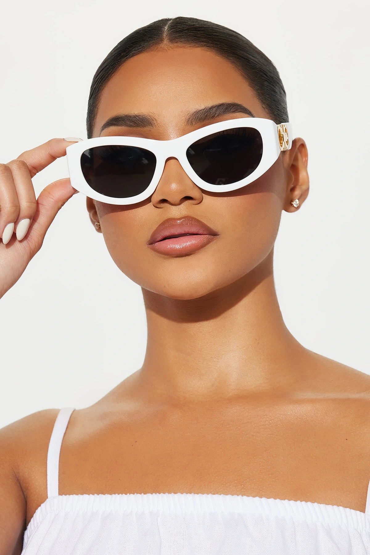 Retail Therapy Sunglasses - White — Branco