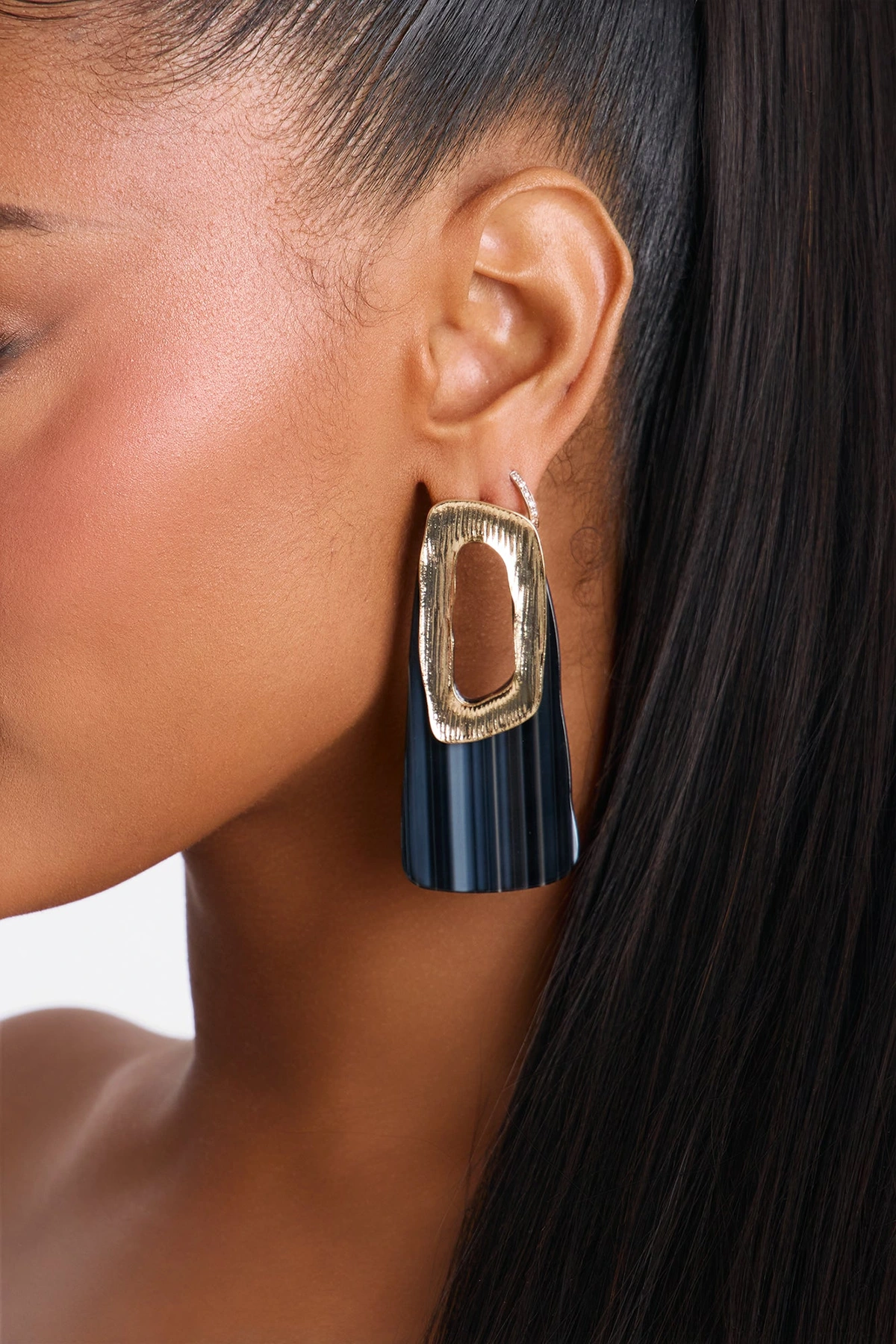 Tempted Feeling Drop Earrings - Black/Gold — Preto/Dourado