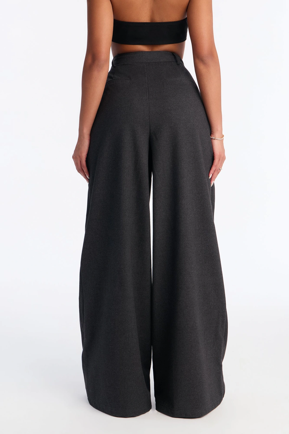 Executive Realness Pleated Wide Leg Trouser 33″ - Charcoal — Cinzento-escuro