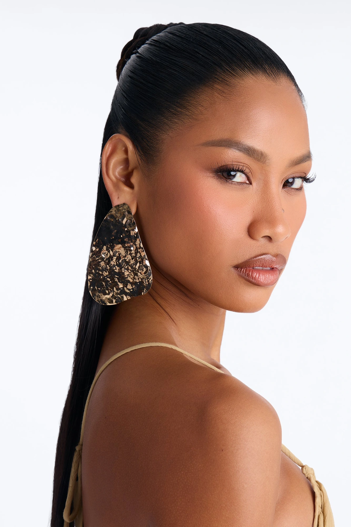 Metal Aura Drop Earrings - Gold — Dourado