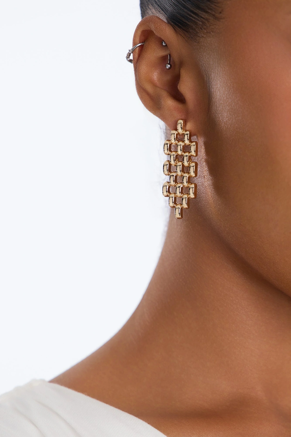 One Step Closer Drop Earrings - Gold — Dourado