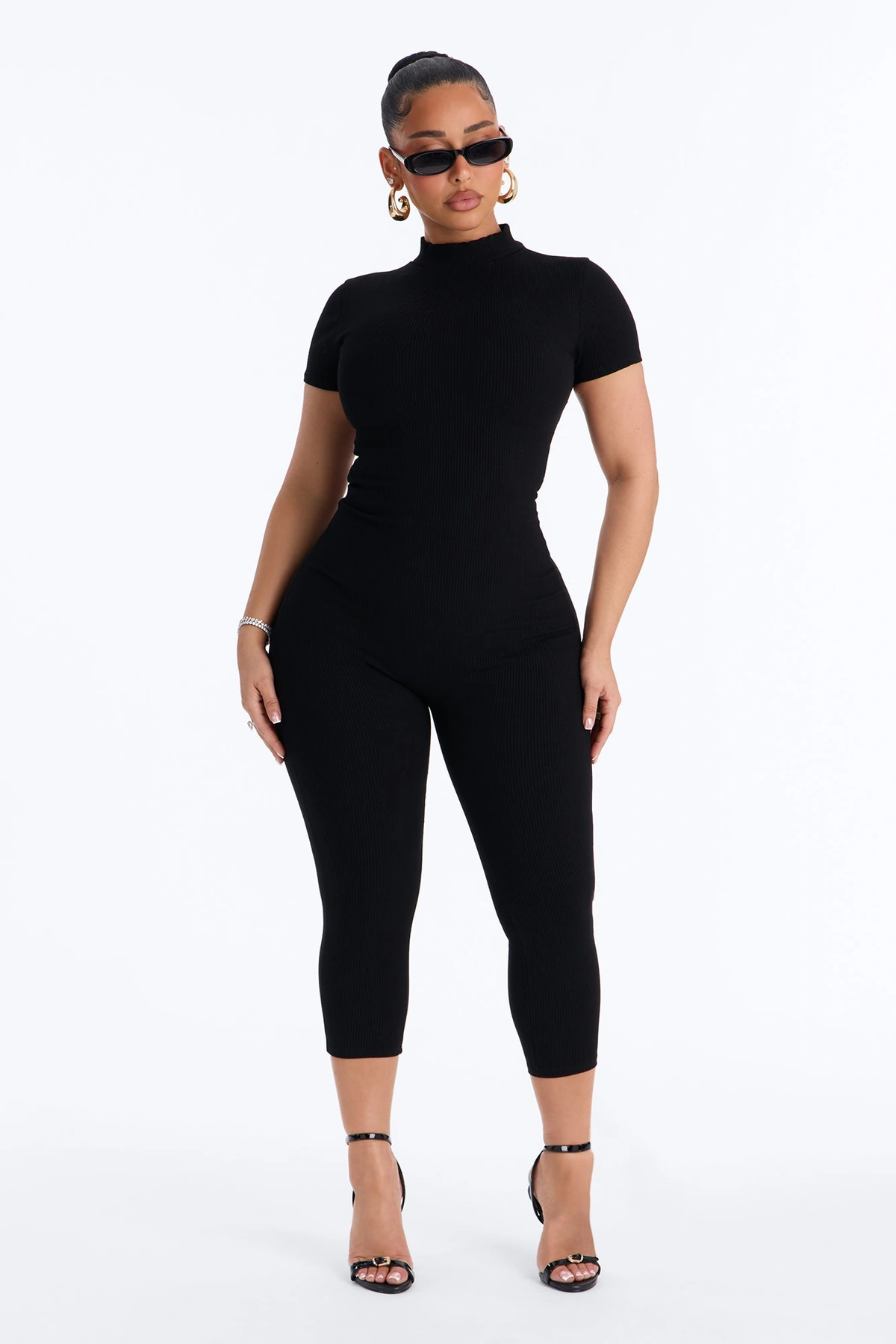 Maribel Short Sleeve Capri Jumpsuit - Black — Preto
