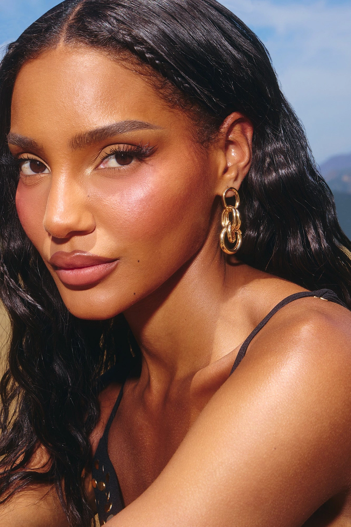 Locking In Earrings - Gold — Dourado