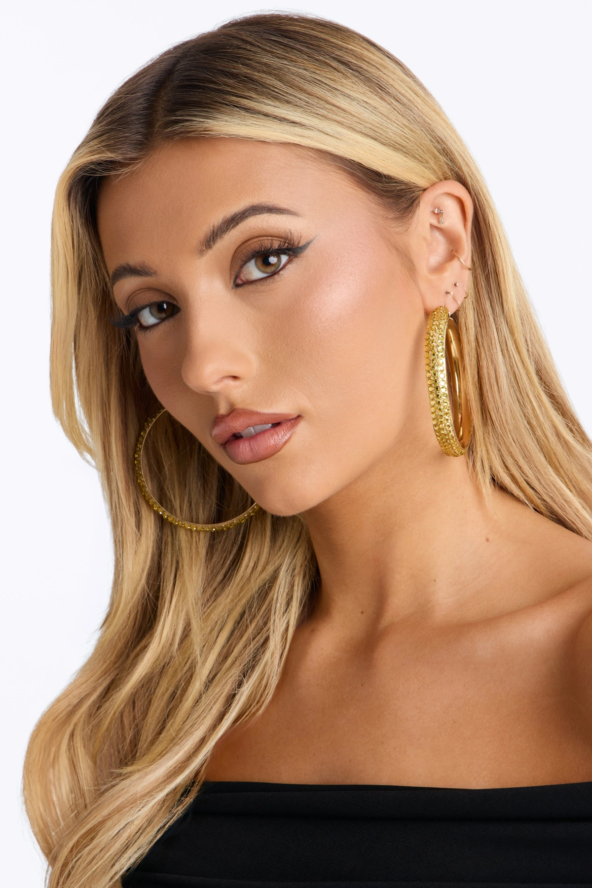 Got Plans Tonight Hoop Earrings - Gold — Dourado
