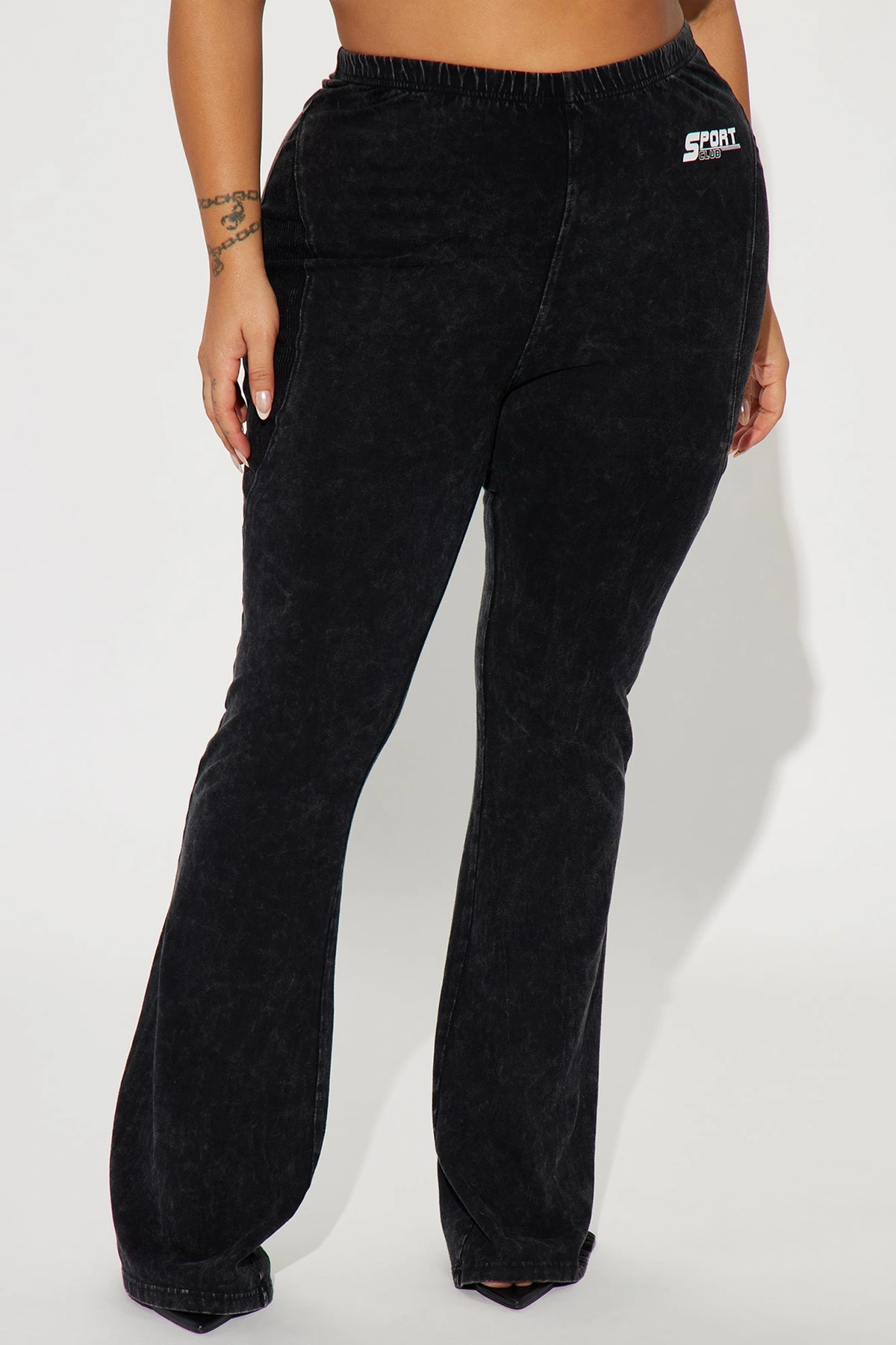 Game Changer Sporty Washed Flared Pant - Black Wash — Ganga preta