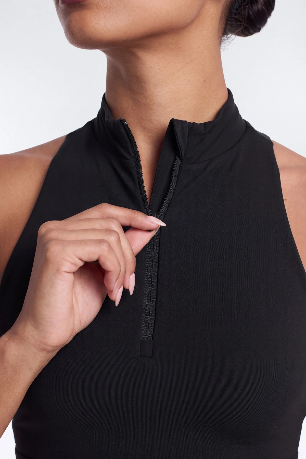 ProStretch™ Mock Neck Quarter Zip Sports Bra - Black — Preto