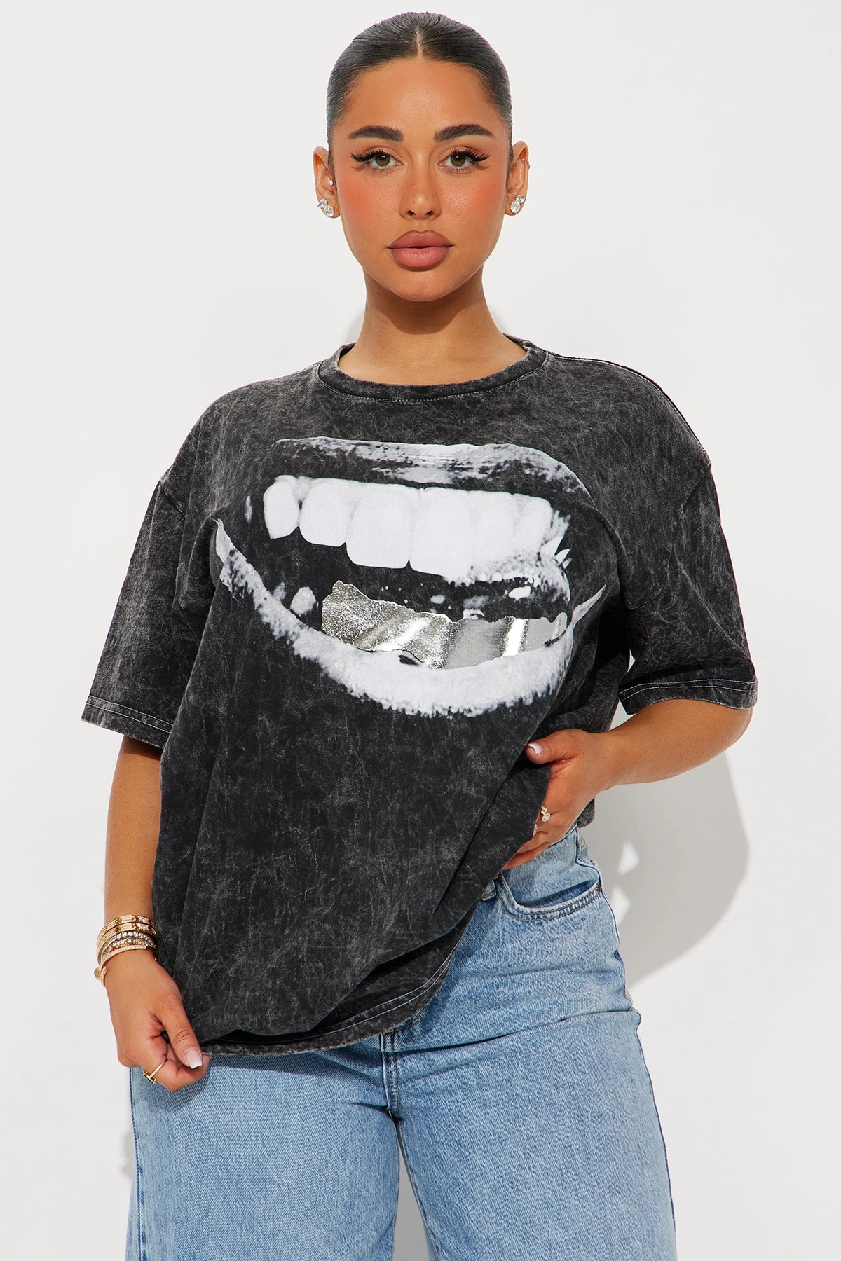 Stop & Stare Grillz Washed Oversized Tee - Black — Preto