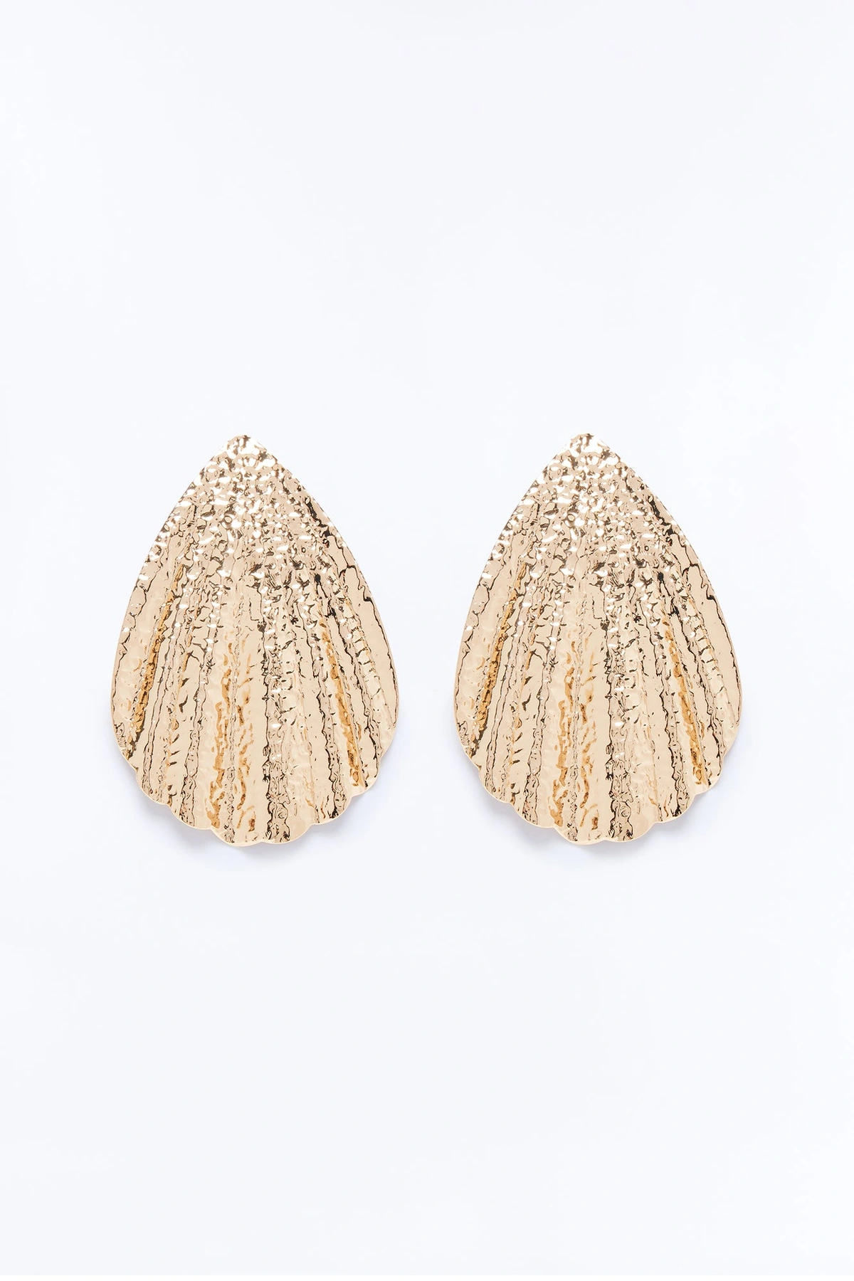 Hear The Waves Drop Earrings - Gold — Dourado