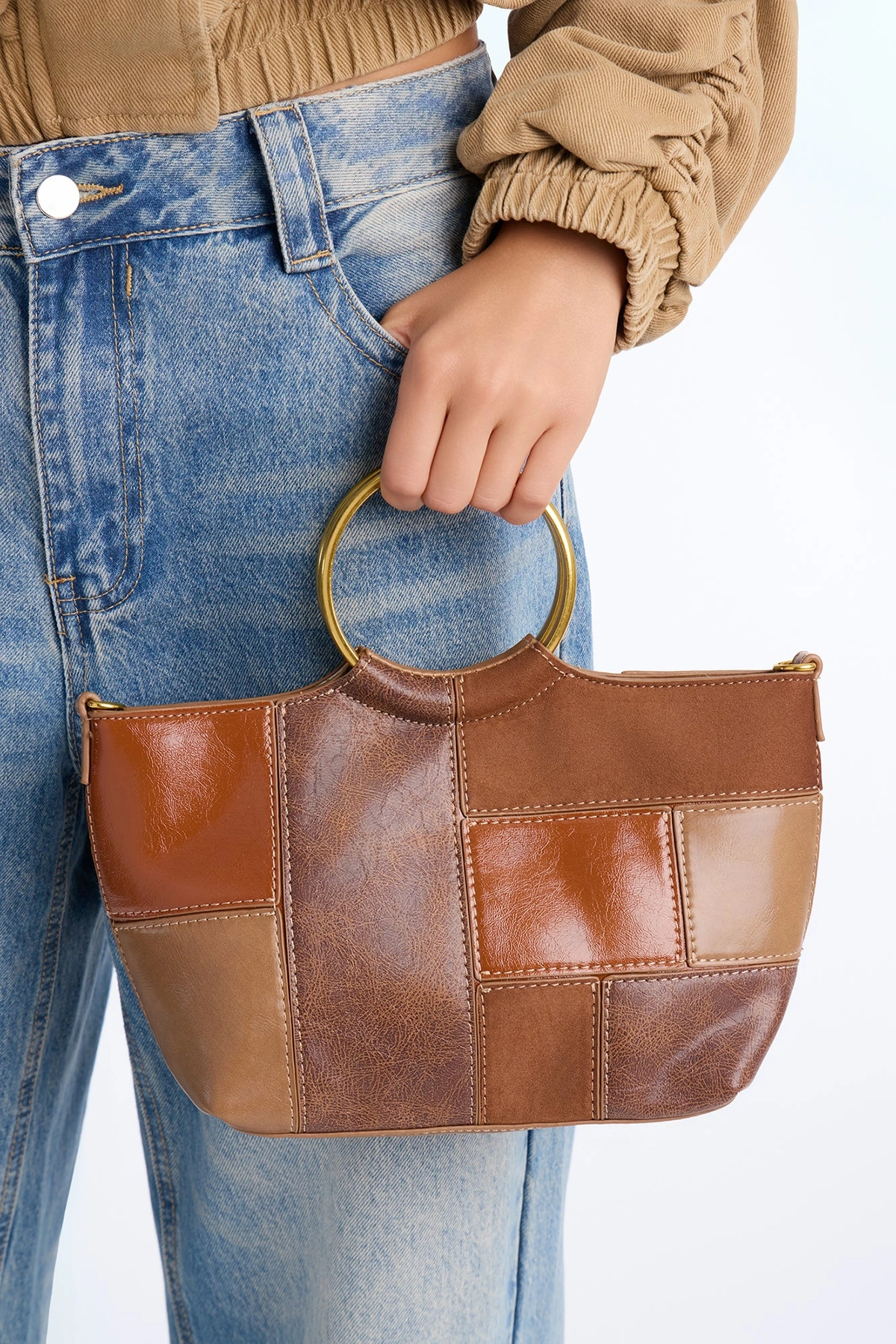 Patch Things Up Faux Leather Crossbody Handbag - Brown — Castanho