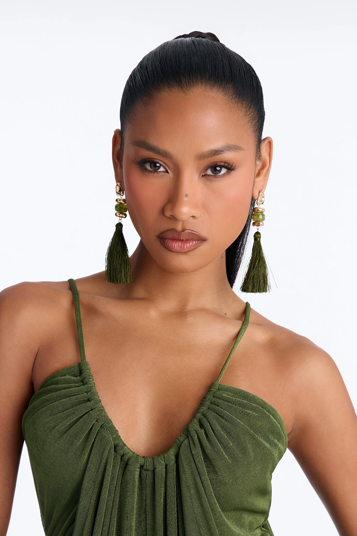 Serving Looks Drop Earrings - Gold/Green — Dourado/Verde