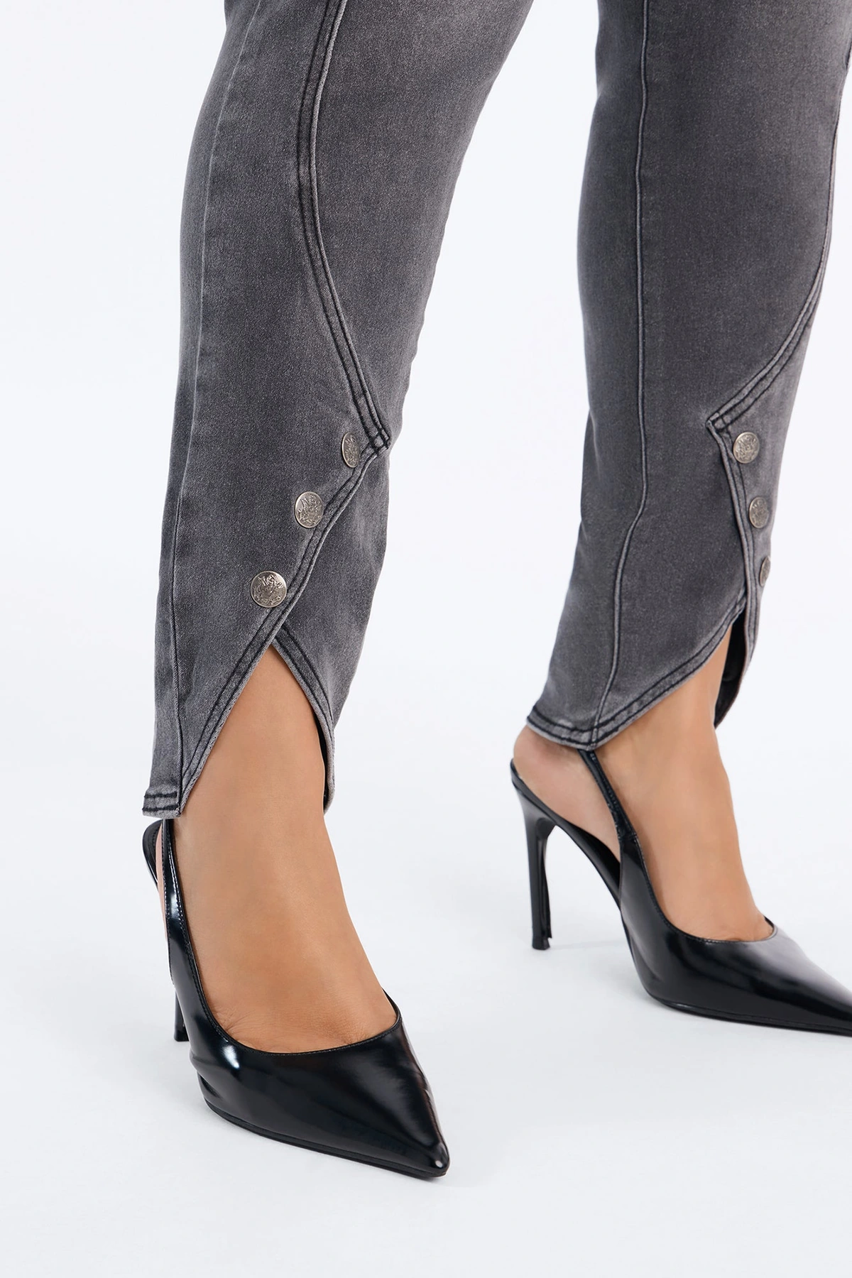 Out Past Midnight High Rise Stretch Skinny Jeans - Black — Preto