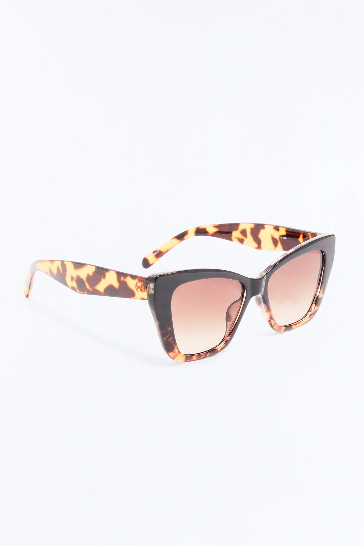 Take The Edge Off Sunglasses - Tortoise/Black — Tortoise/Preto