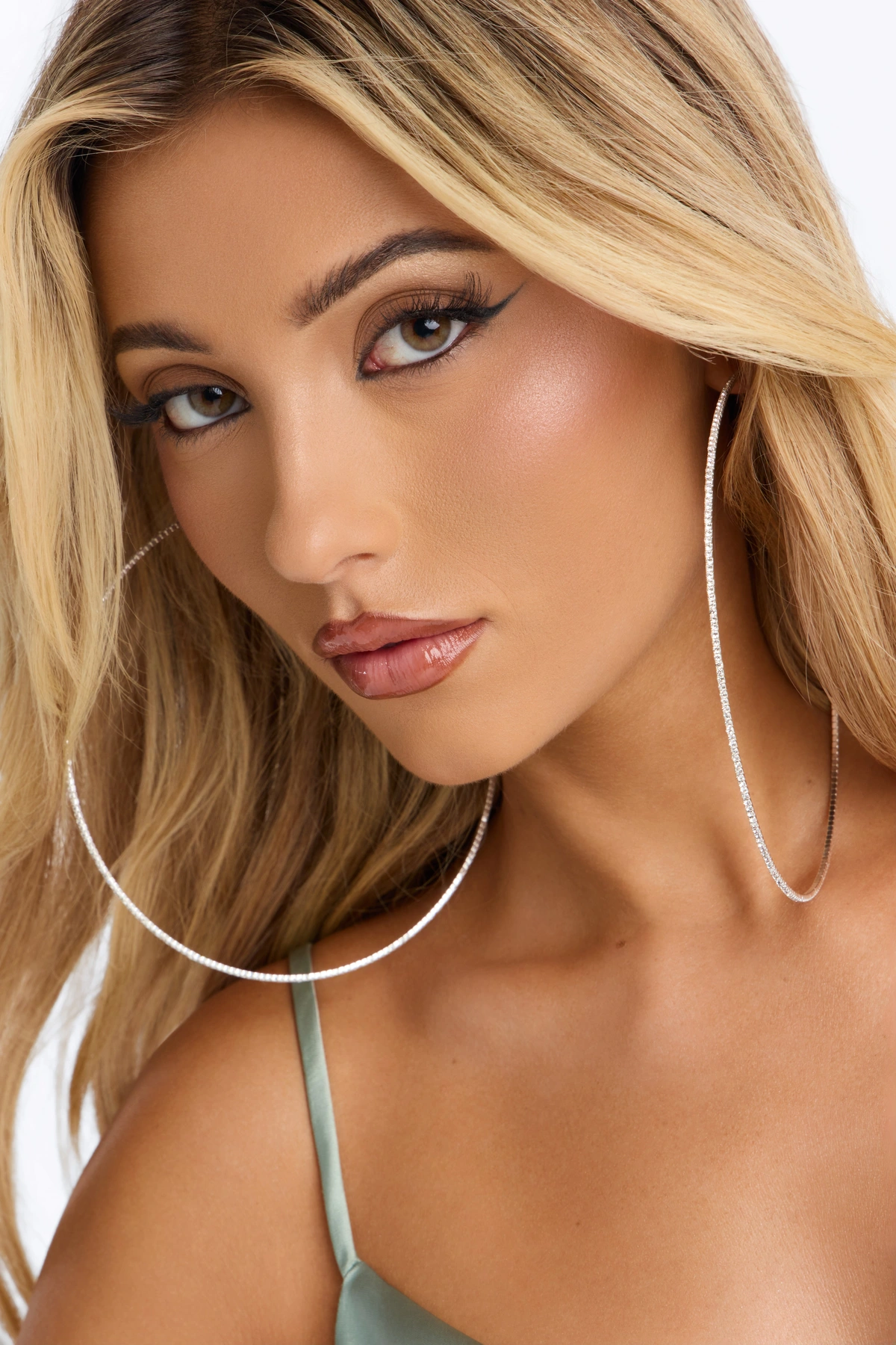 Bigger The Better Hoop Earrings - Silver — Prateado