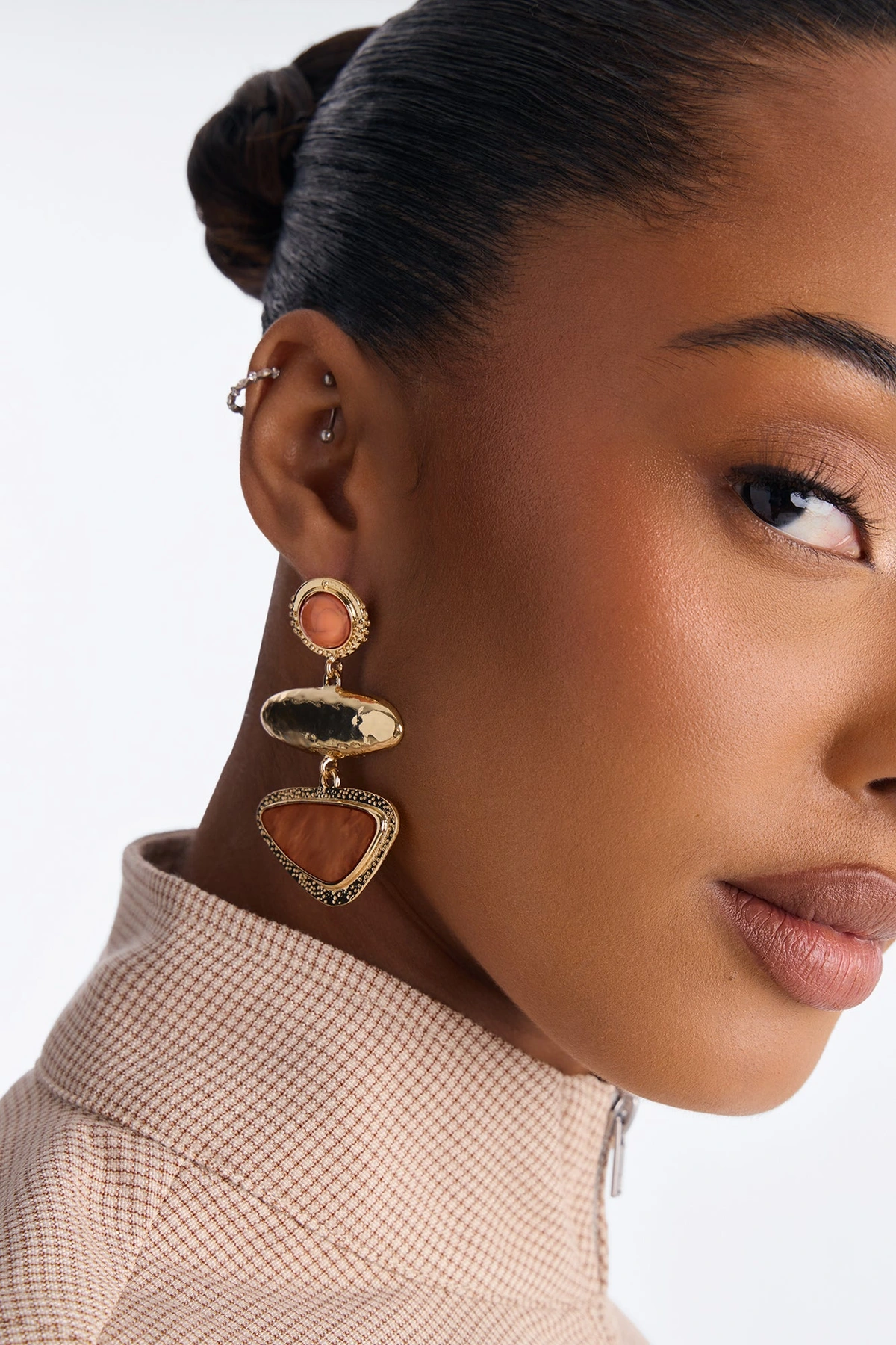 Vacation Bliss Drop Earrings - Gold/Brown — Dourado/Castanho