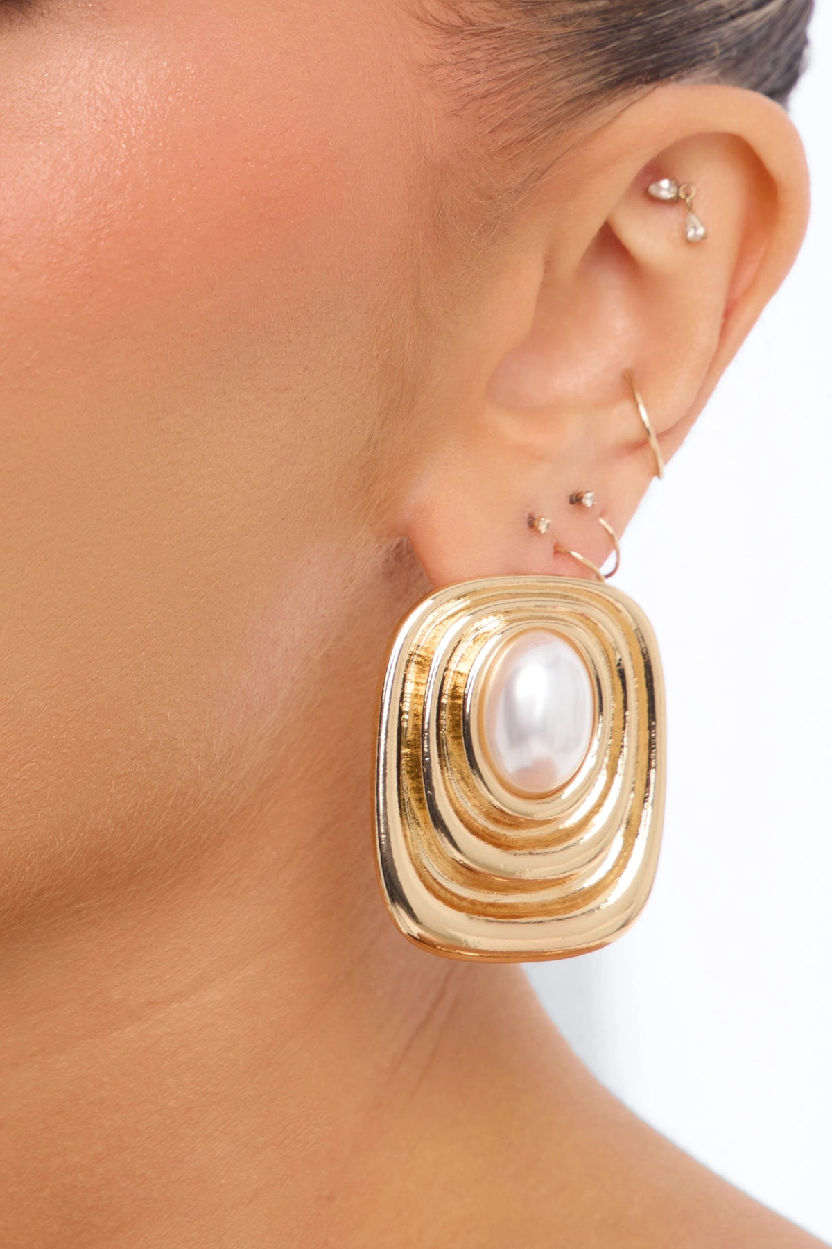 Jardin Chic Stud Earrings - Gold — Dourado