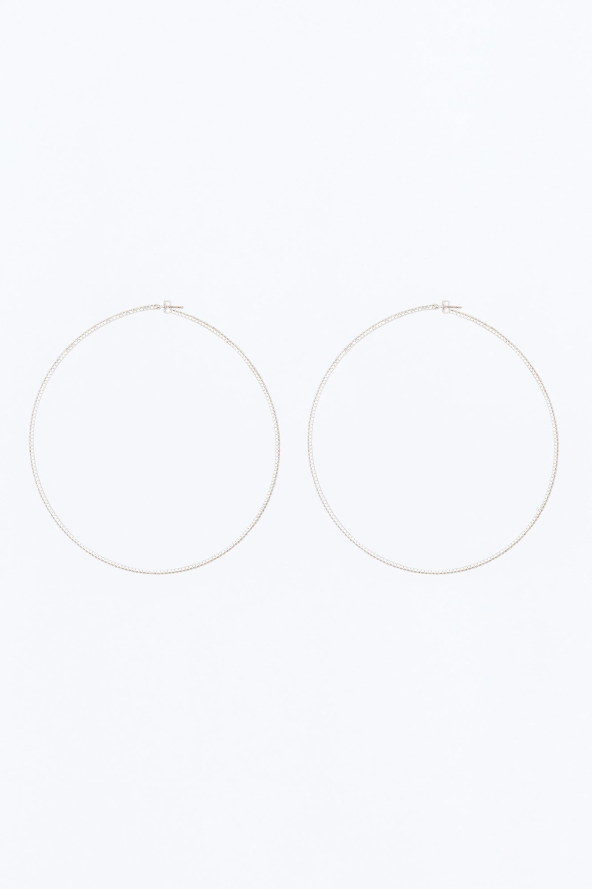 Bigger The Better Hoop Earrings - Silver — Prateado