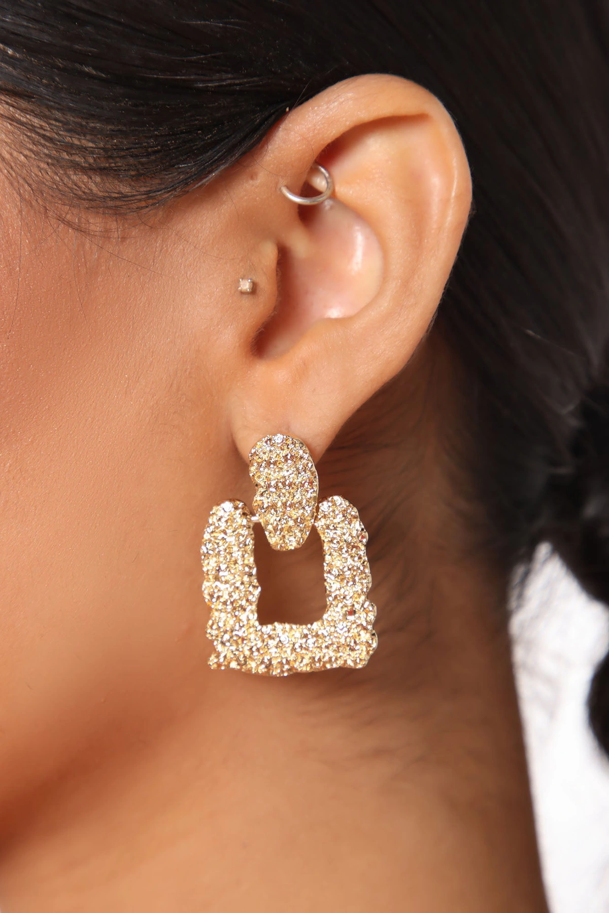 Show Off Drop Earrings - Gold — Dourado