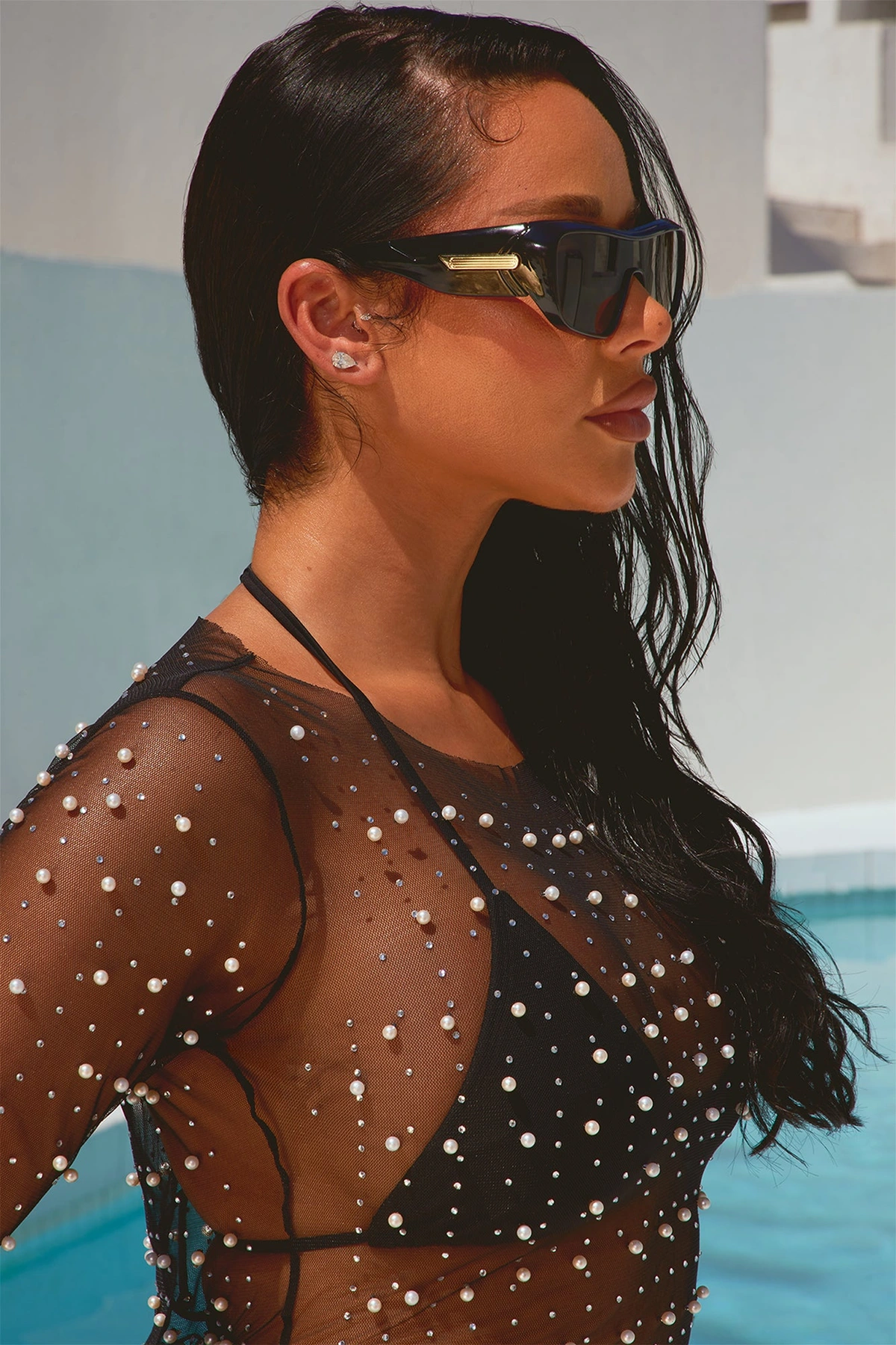 Might Be Out Of My Mind Sunglasses - Black — Preto