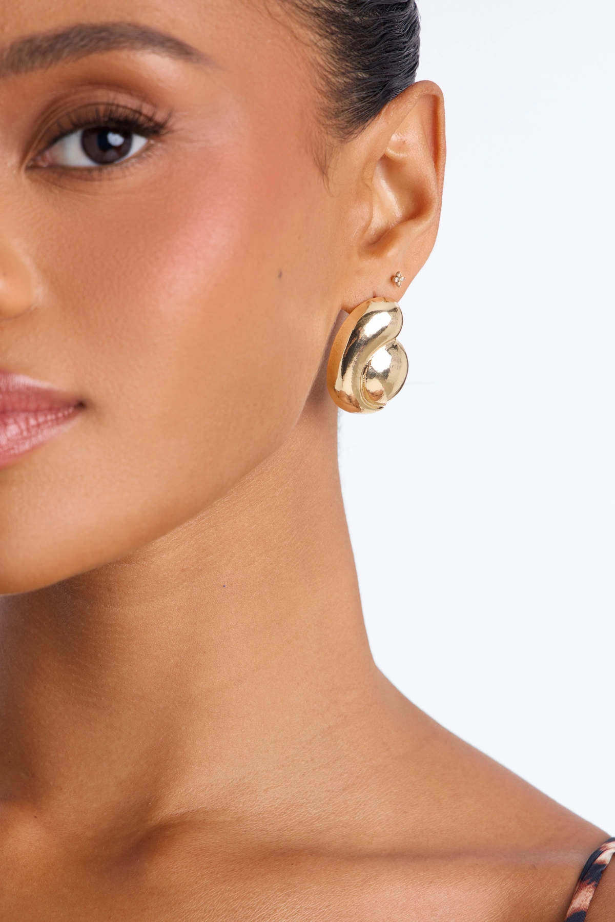 Always On My Mind Stud Earrings - Gold — Dourado