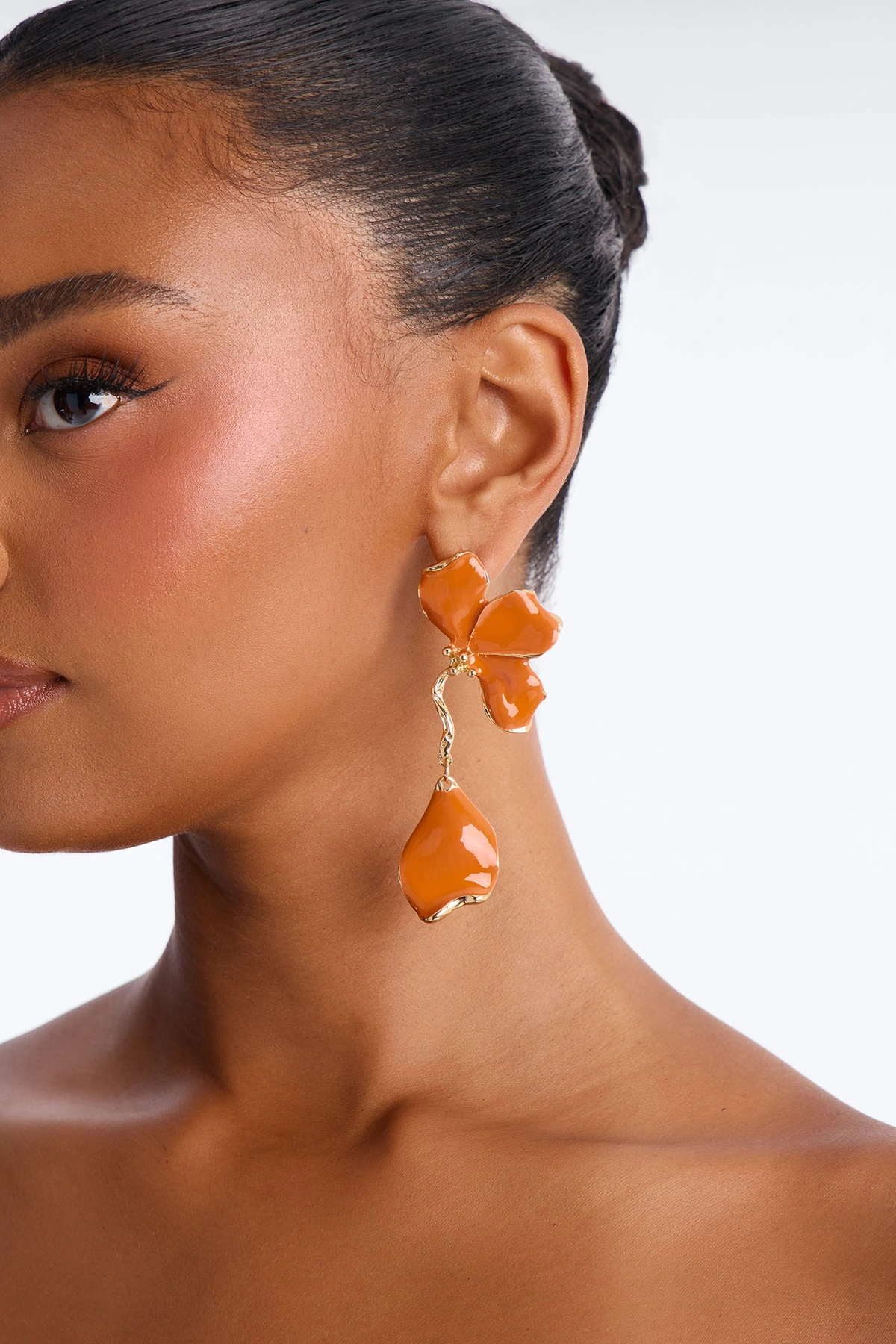 Falling Petal Love Earrings - Gold/Brown — Dourado/Castanho