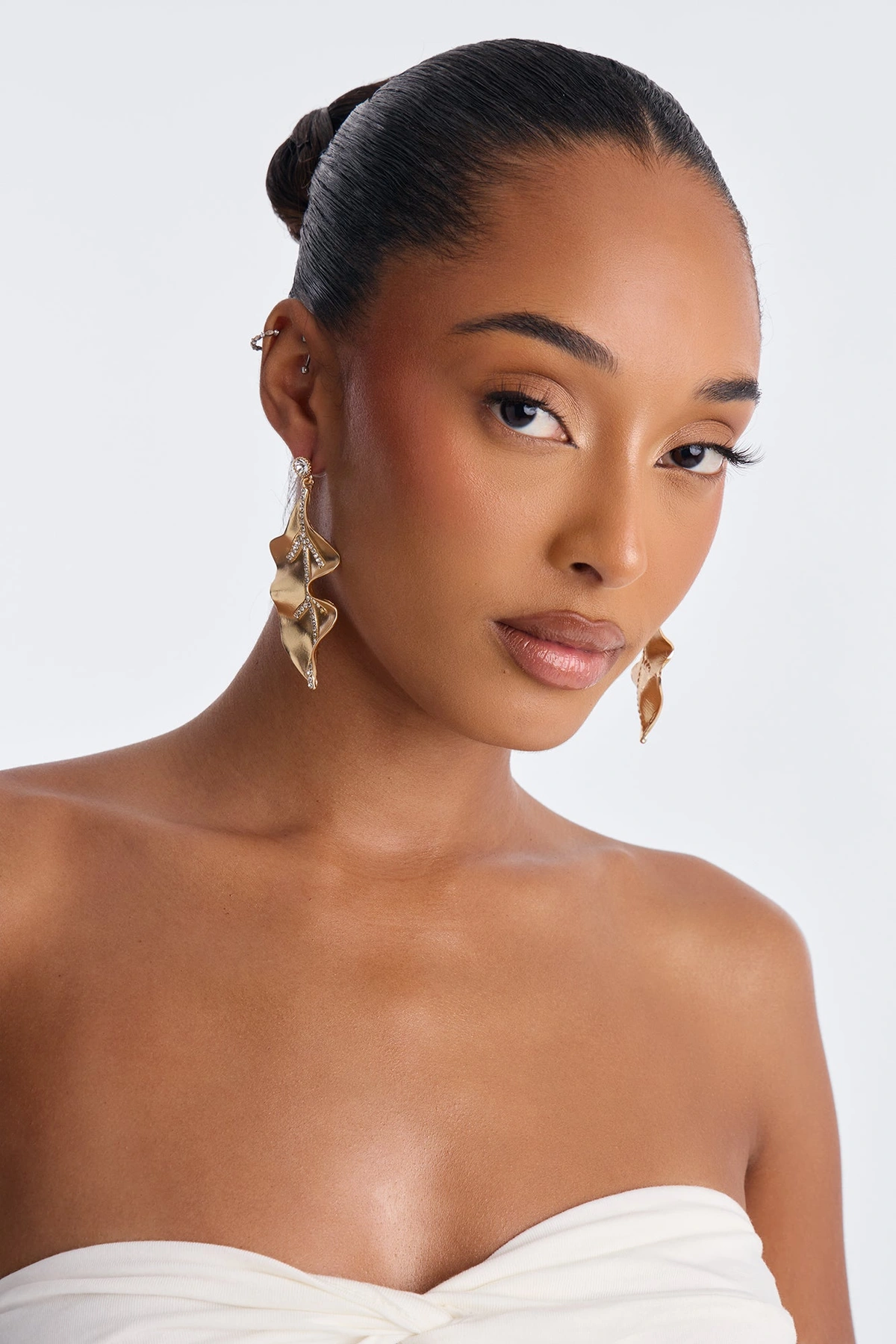 Can't Leaf Me Alone Drop Earrings - Gold — Dourado