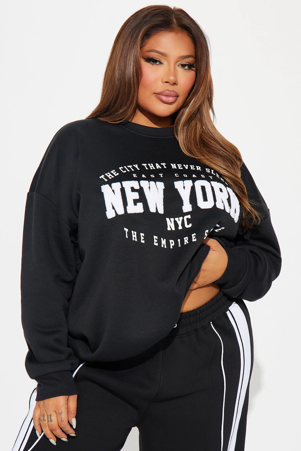 The City Never Sleeps NY Sweatshirt - Black — Preto