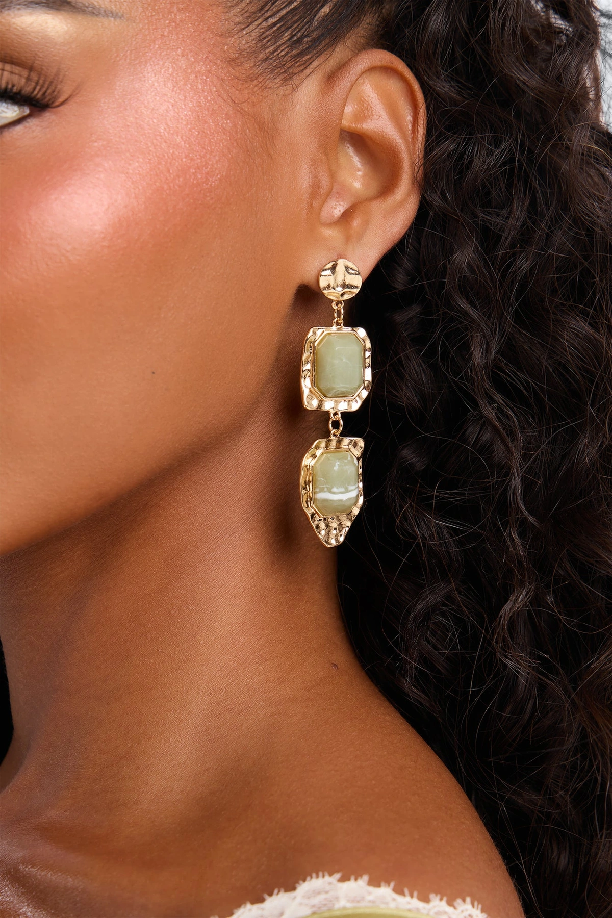 Risky Business Jeweled Drop Earrings - Gold/Green — Dourado/Verde