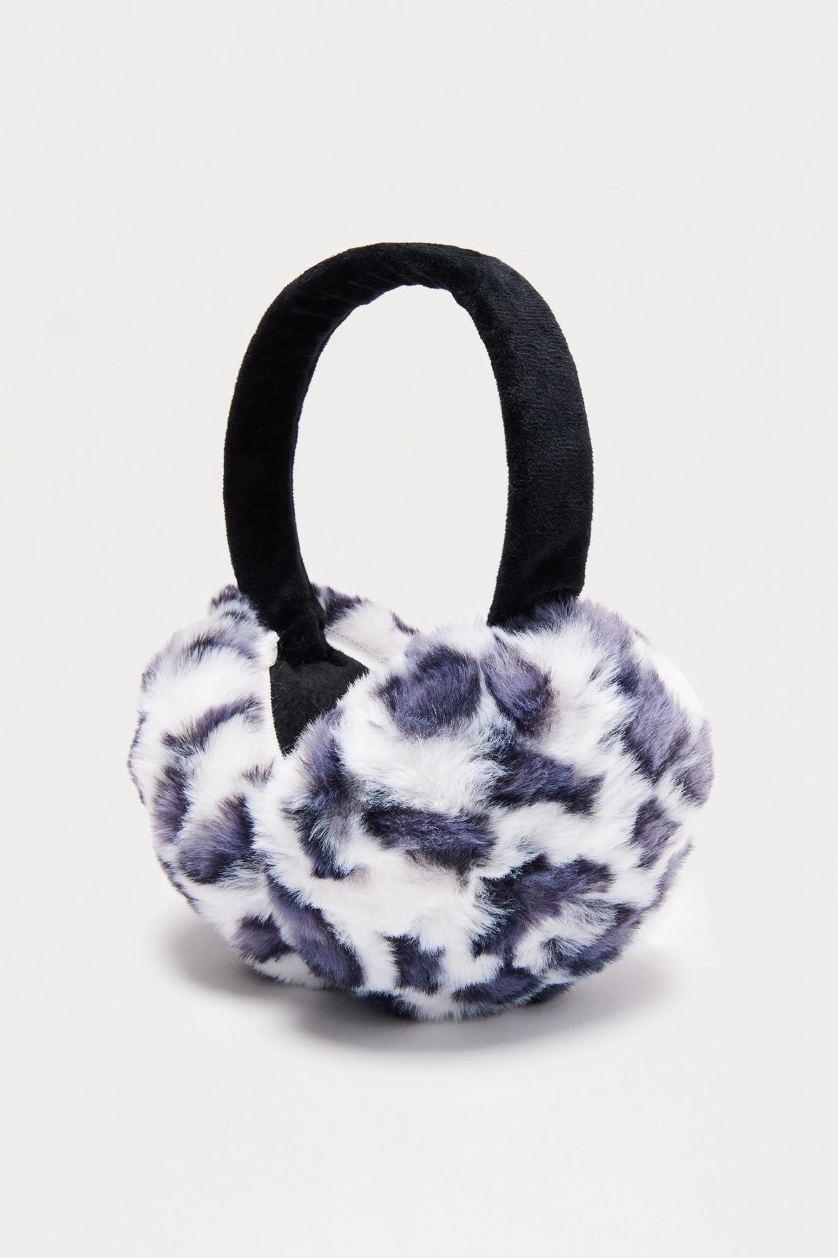 Snow Much Fun Faux Fur Earmuffs - White/Black — Branco/Preto