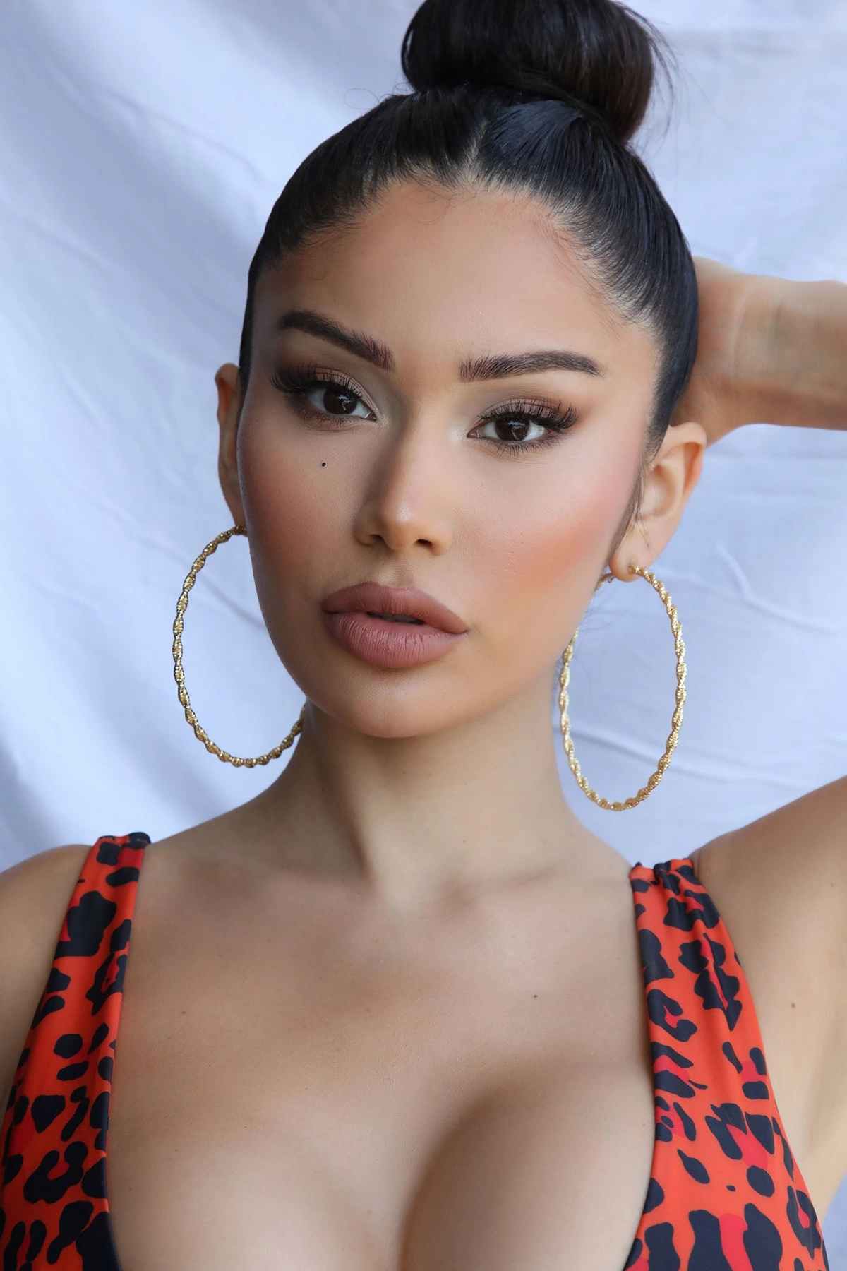 Truth Be Told Hoop Earrings - Gold — Dourado
