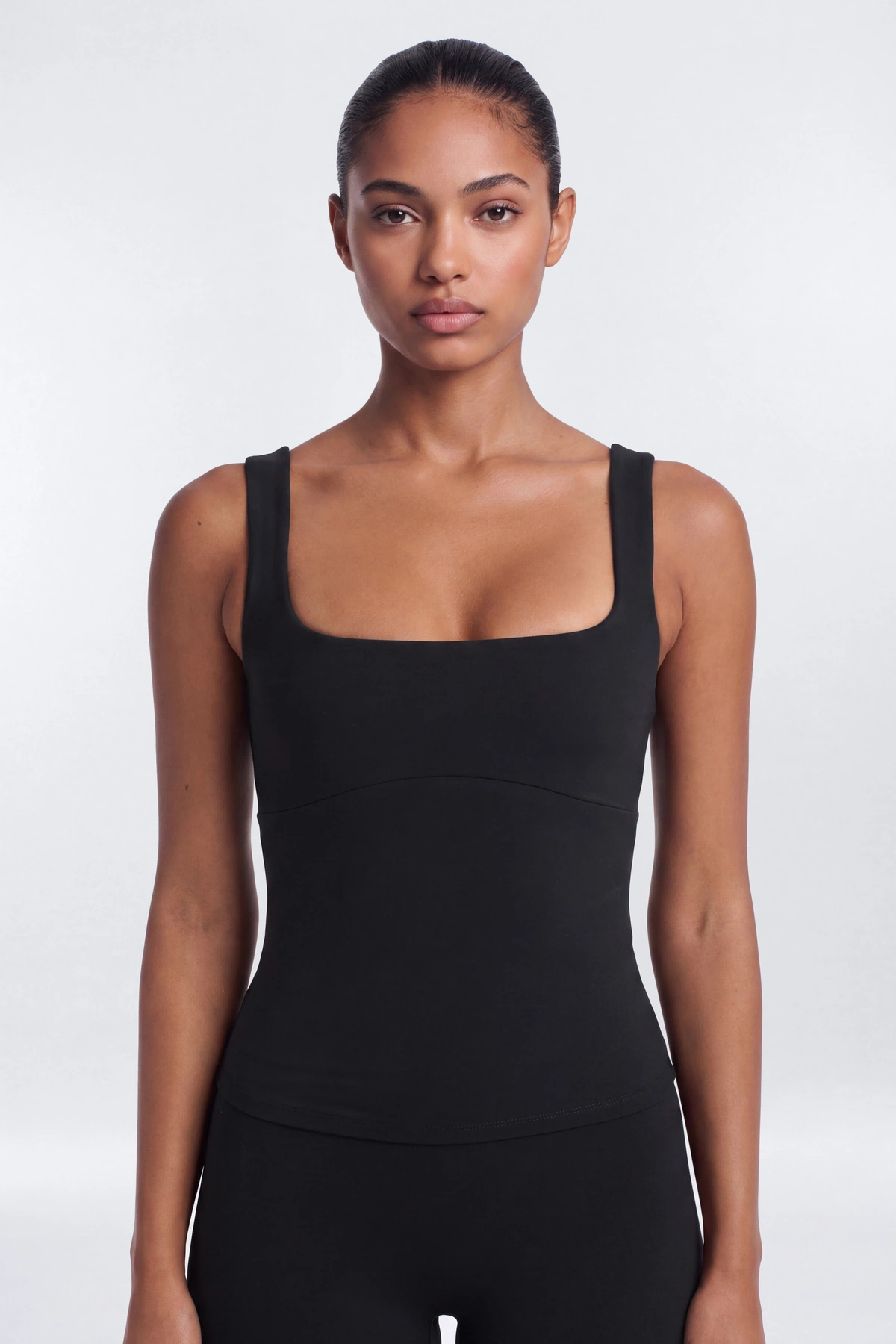 CloudForm™ Cut Out Back Sport Tank - Black — Preto