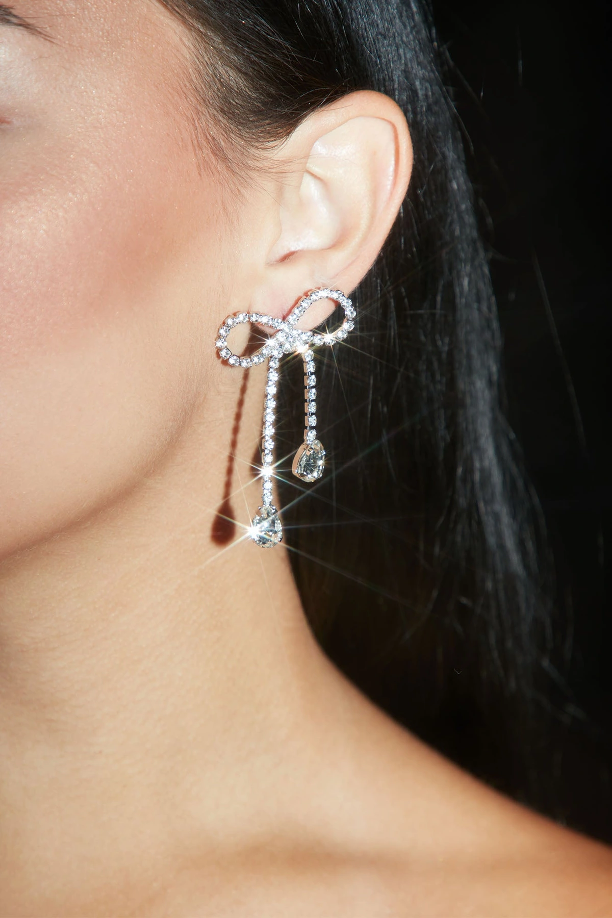 Put A Bow On It Stud Earrings - Silver — Prateado