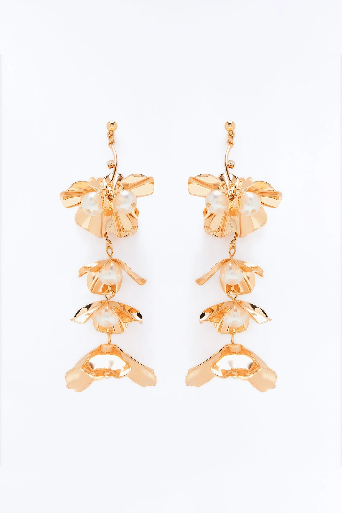 Petal Drip Drop Earrings - Gold — Dourado
