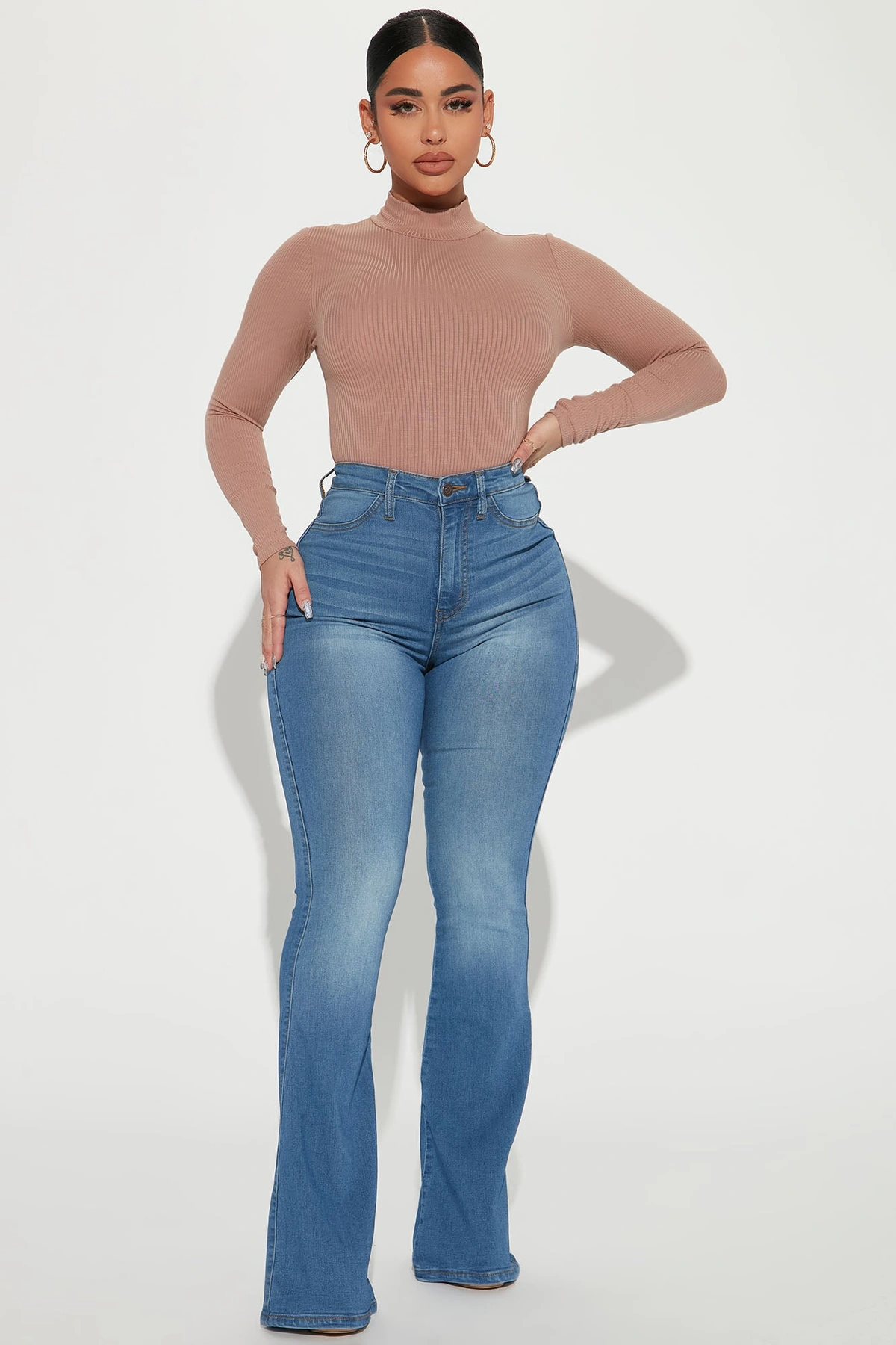 Deep In My Soul Flare Jeans - Light Wash — Ganga de lavagem clara