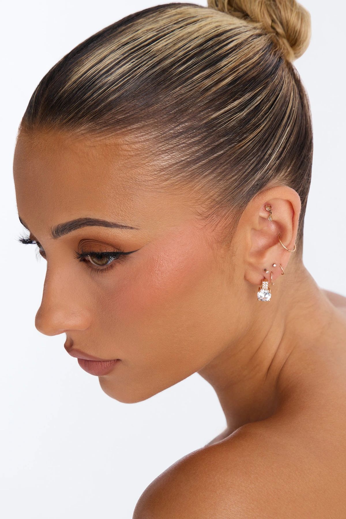 Cubic Zirconia Dazzle Them Stud Earrings - Gold — Dourado