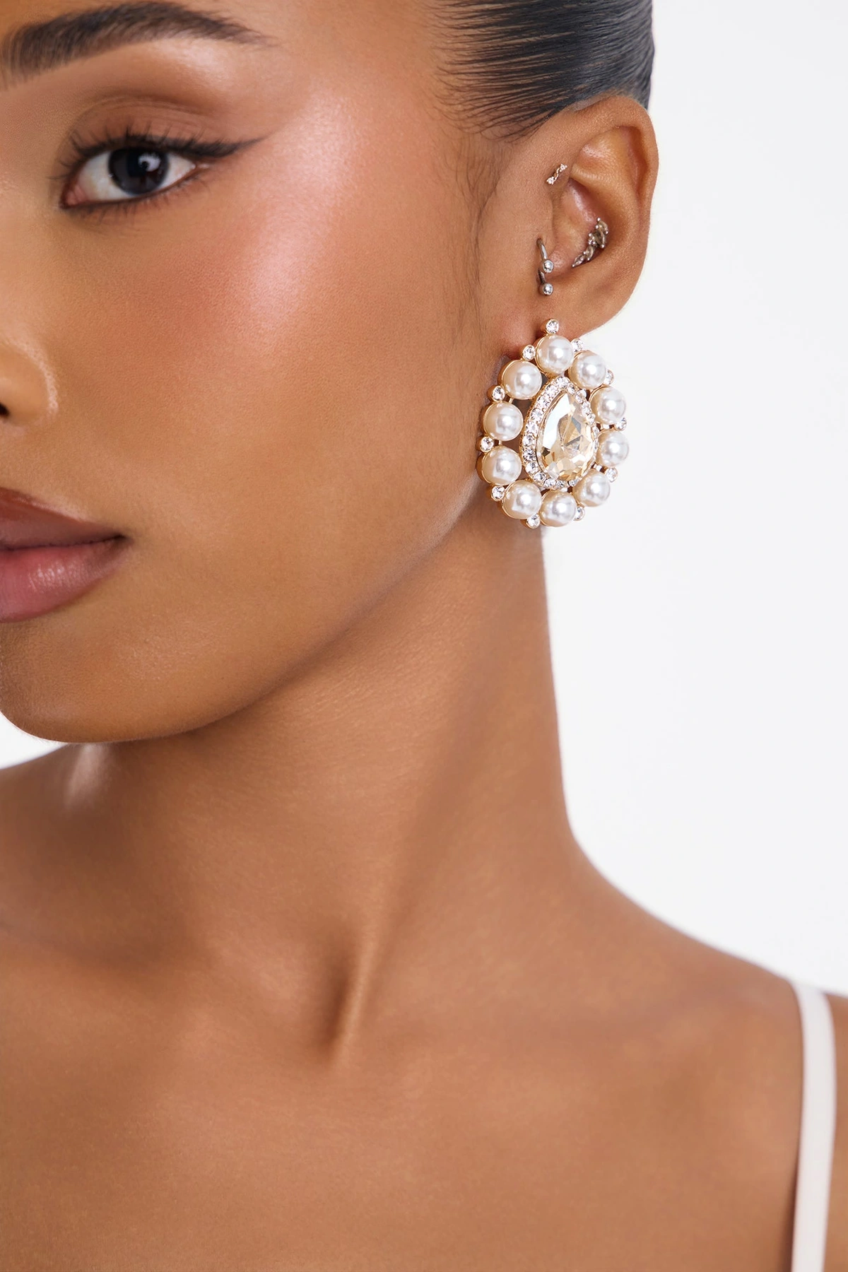 Queen Of The Night Stud Earrings - White/Gold — Branco/Dourado