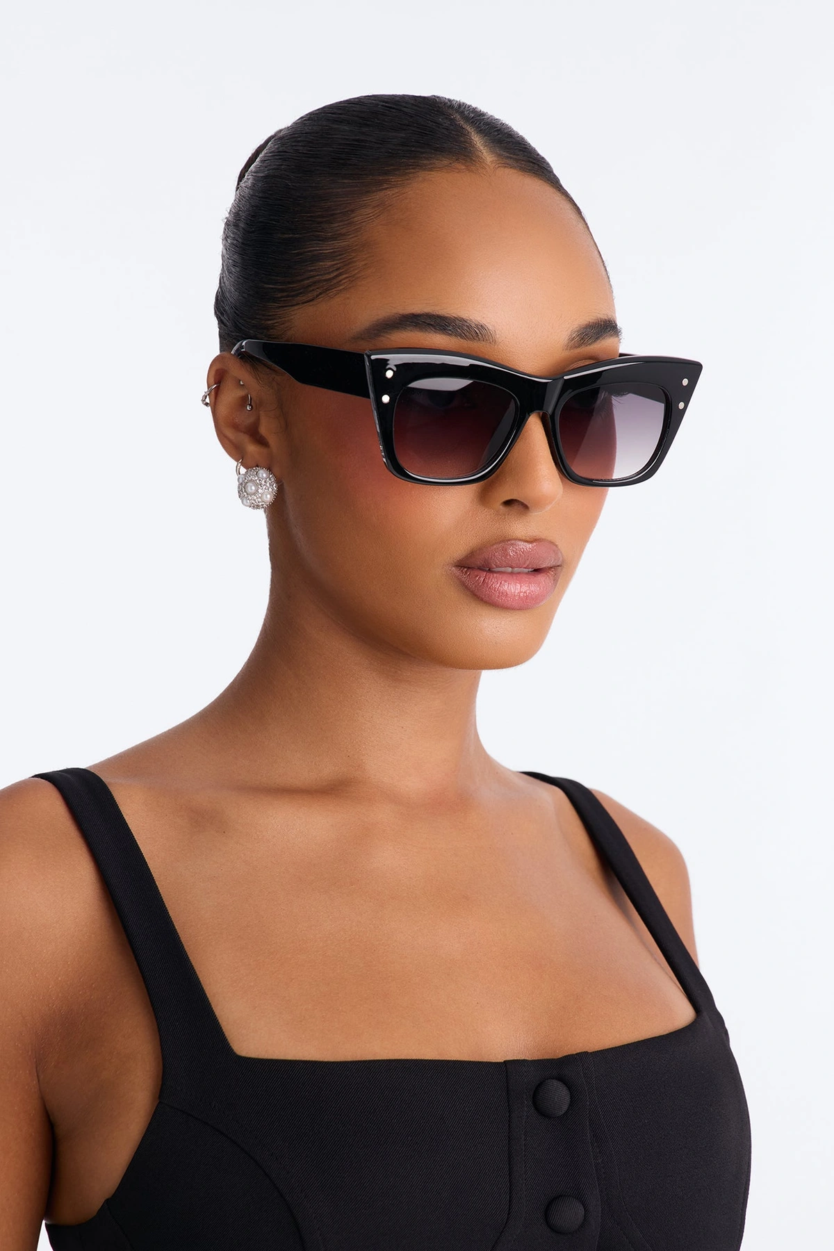 Lip Service Sunglasses - Black — Preto