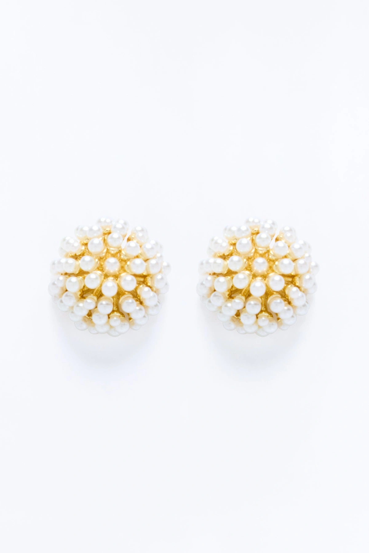 Pearl Bliss Stud Earrings - White/Gold — Branco/Dourado