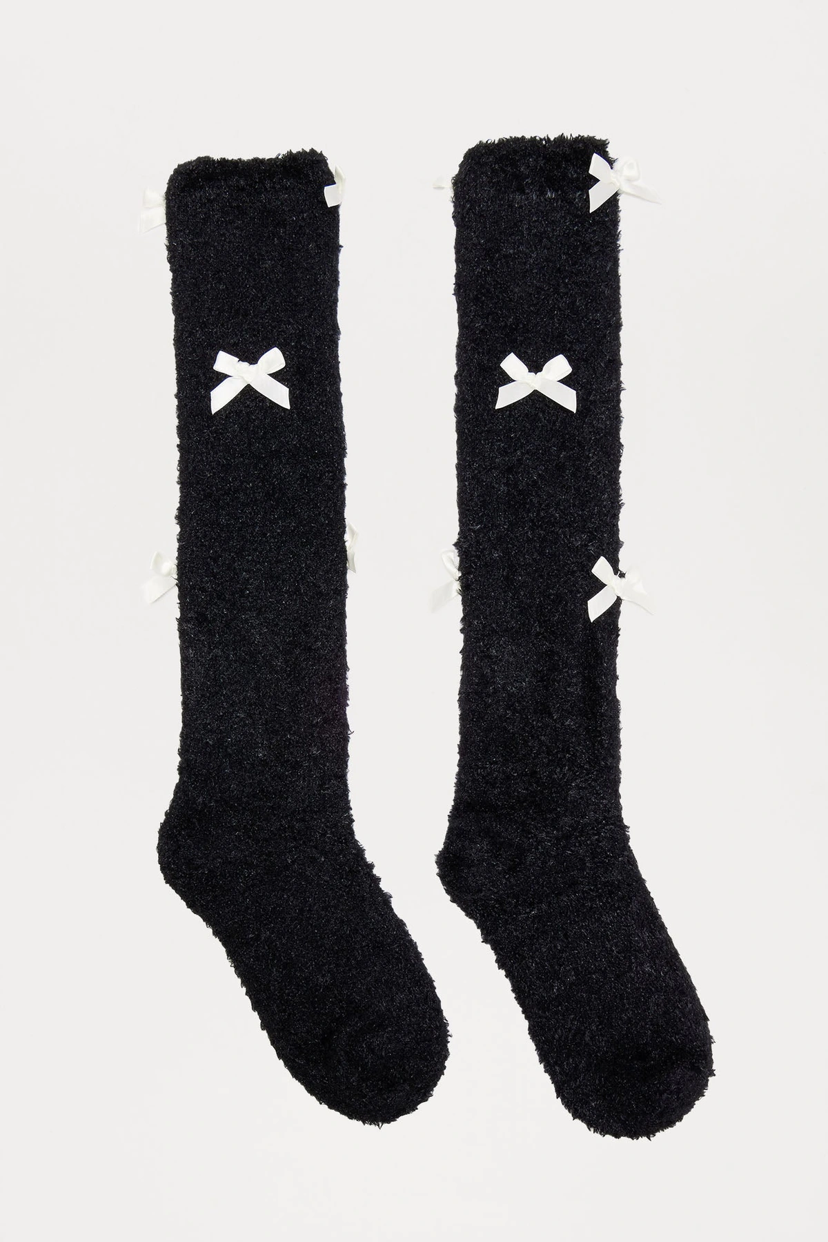 Fuzzy Bow Socks - Black/White — Preto/Branco