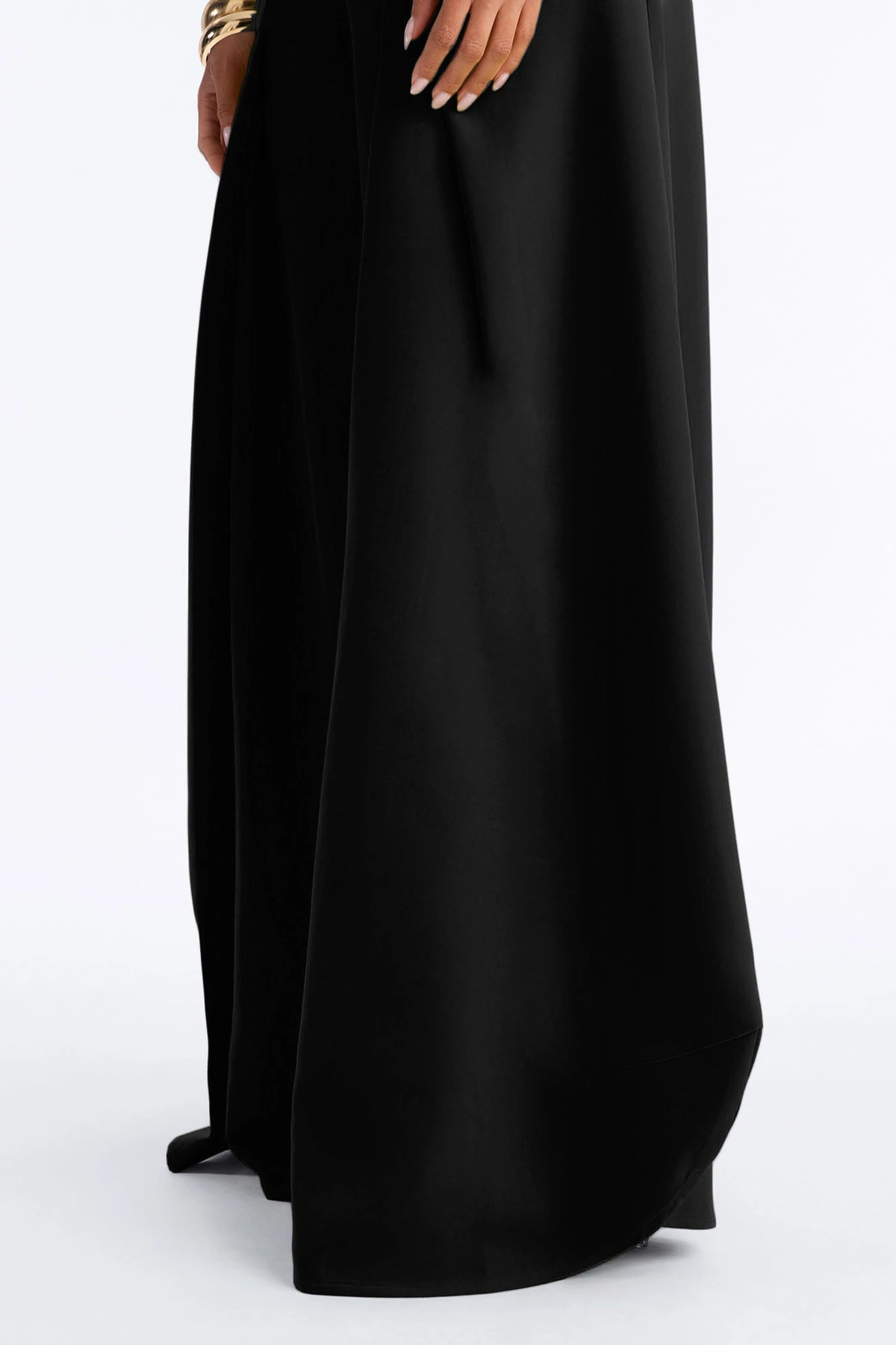 Stand Out Super Wide Pleated Trouser - Black — Preto